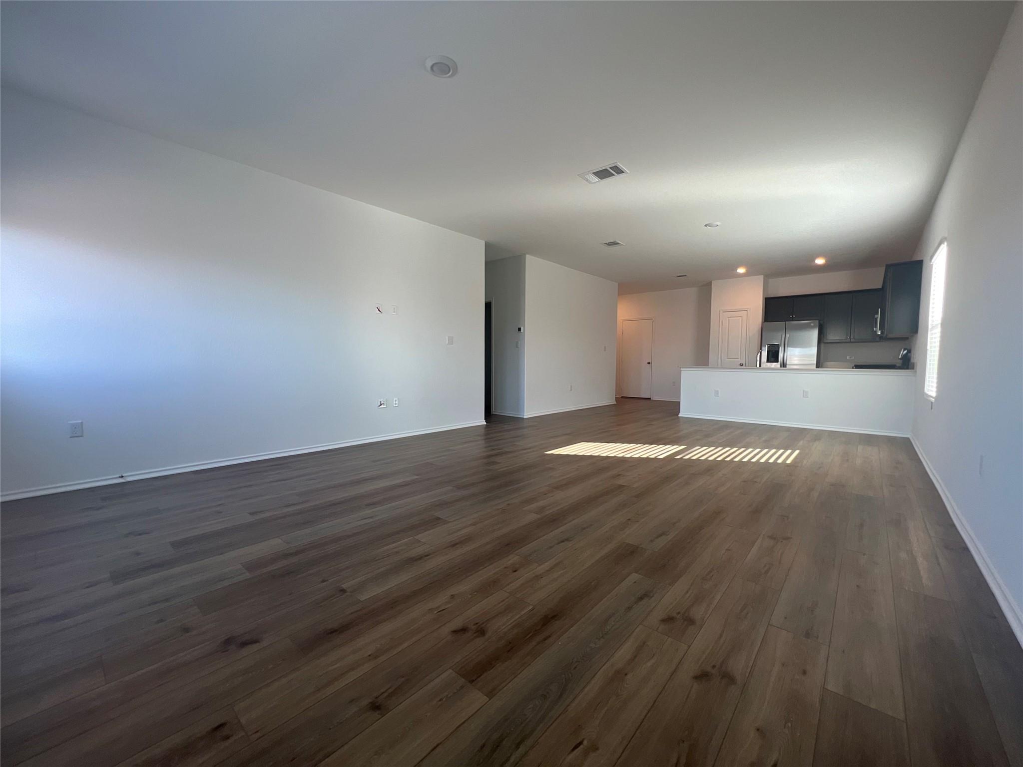 13604 Menard Way Property Photo 4