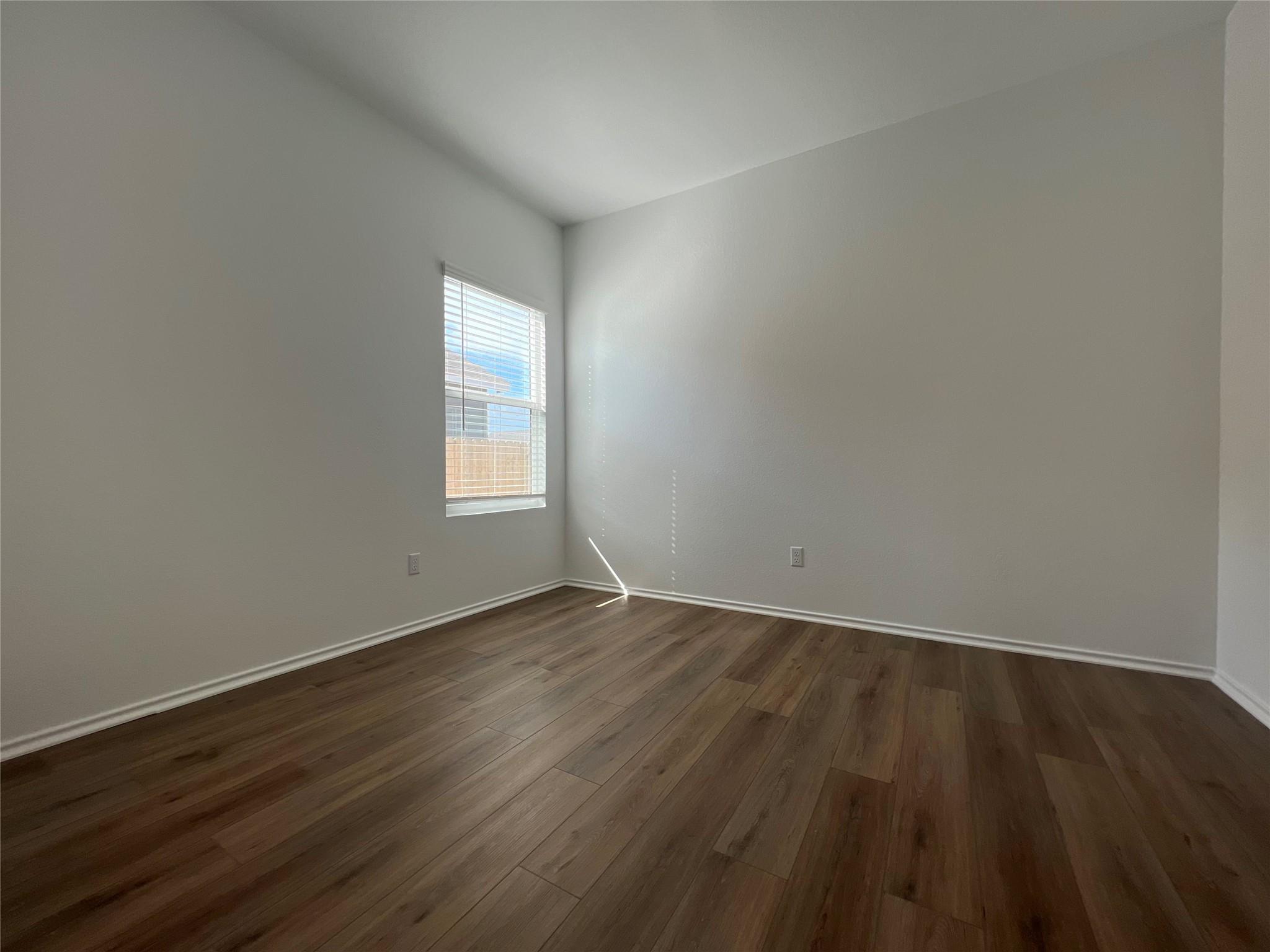 13604 Menard Way Property Photo 8