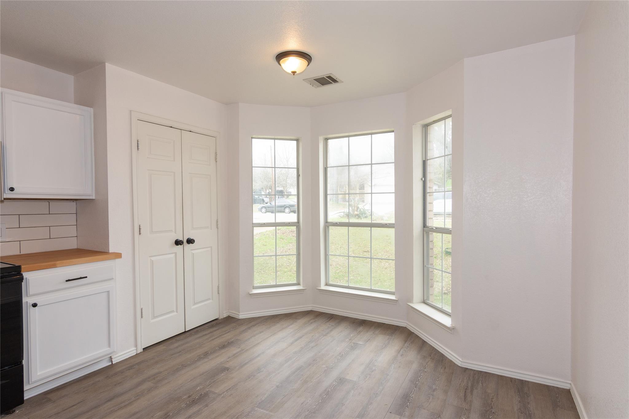 121 Winecup Path Property Photo 8