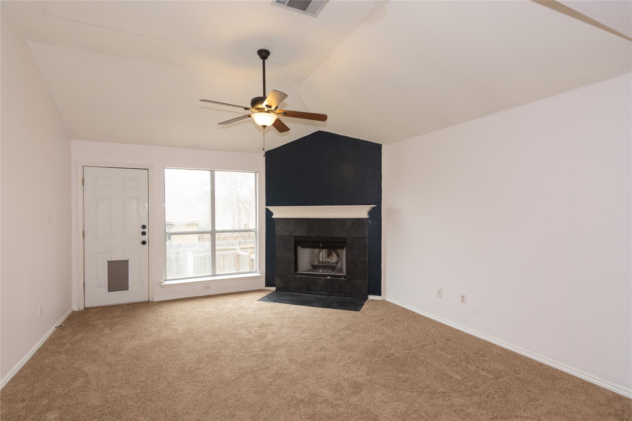 121 Winecup Path Property Photo 11