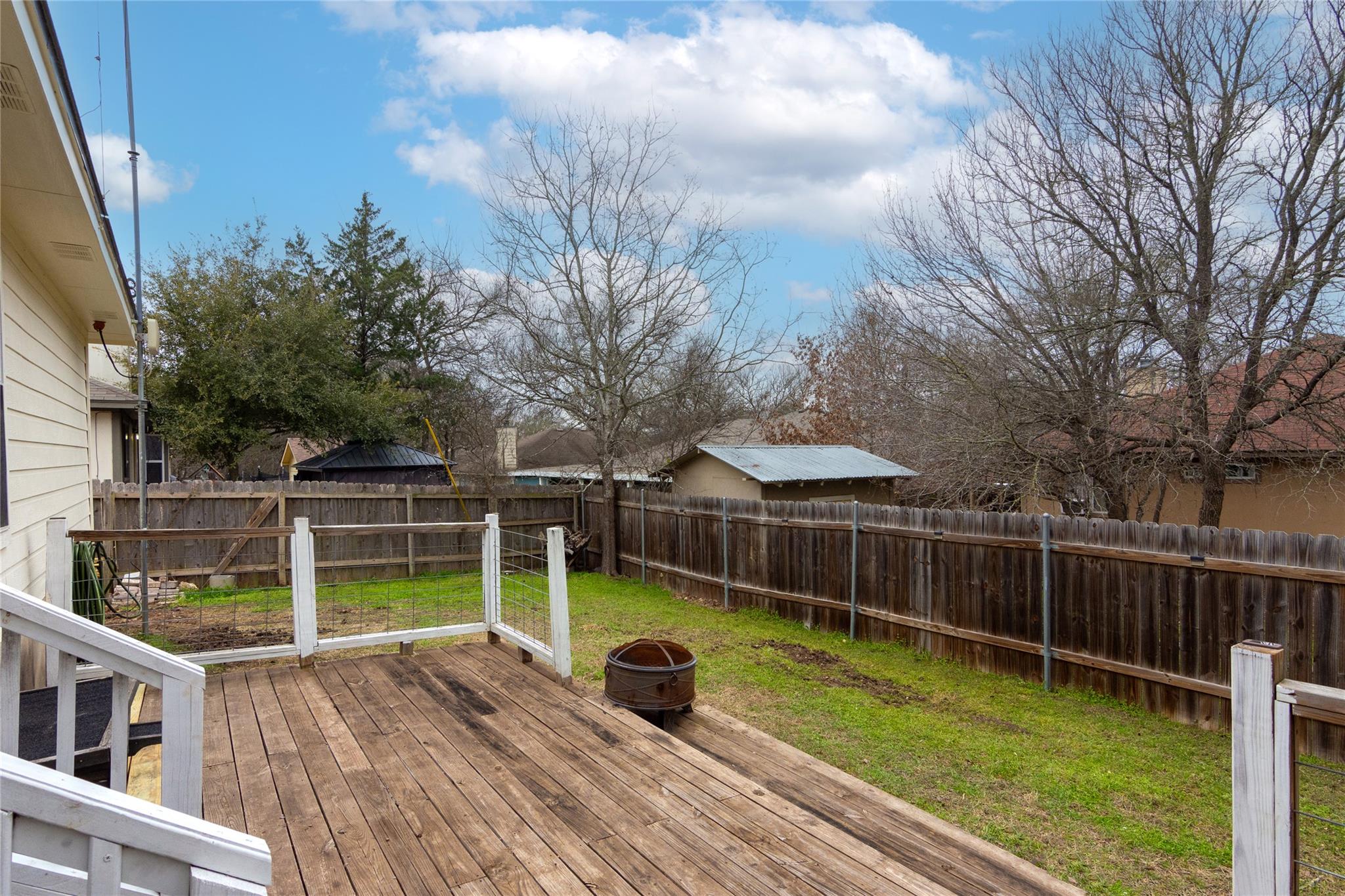 121 Winecup Path Property Photo 27