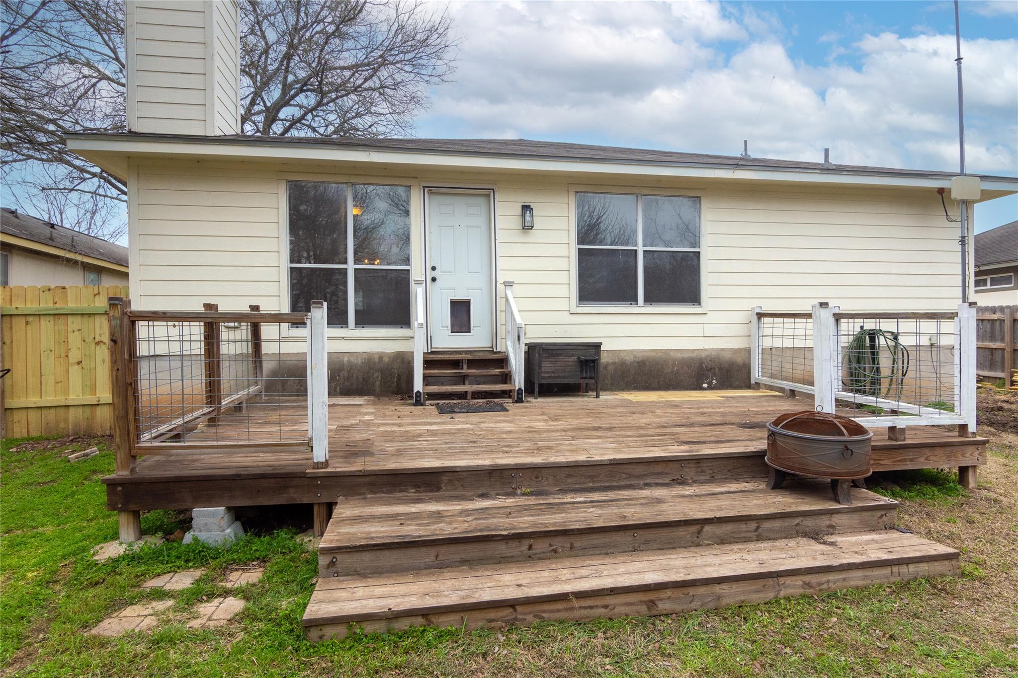 121 Winecup Path Property Photo 29