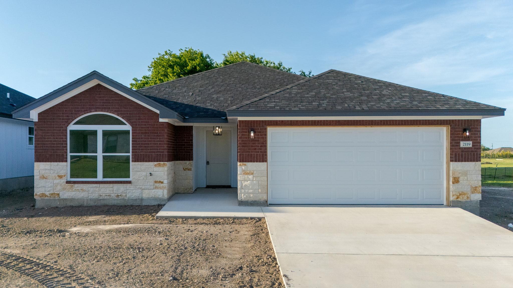 2119 Blackhawk Loop Property Photo 1