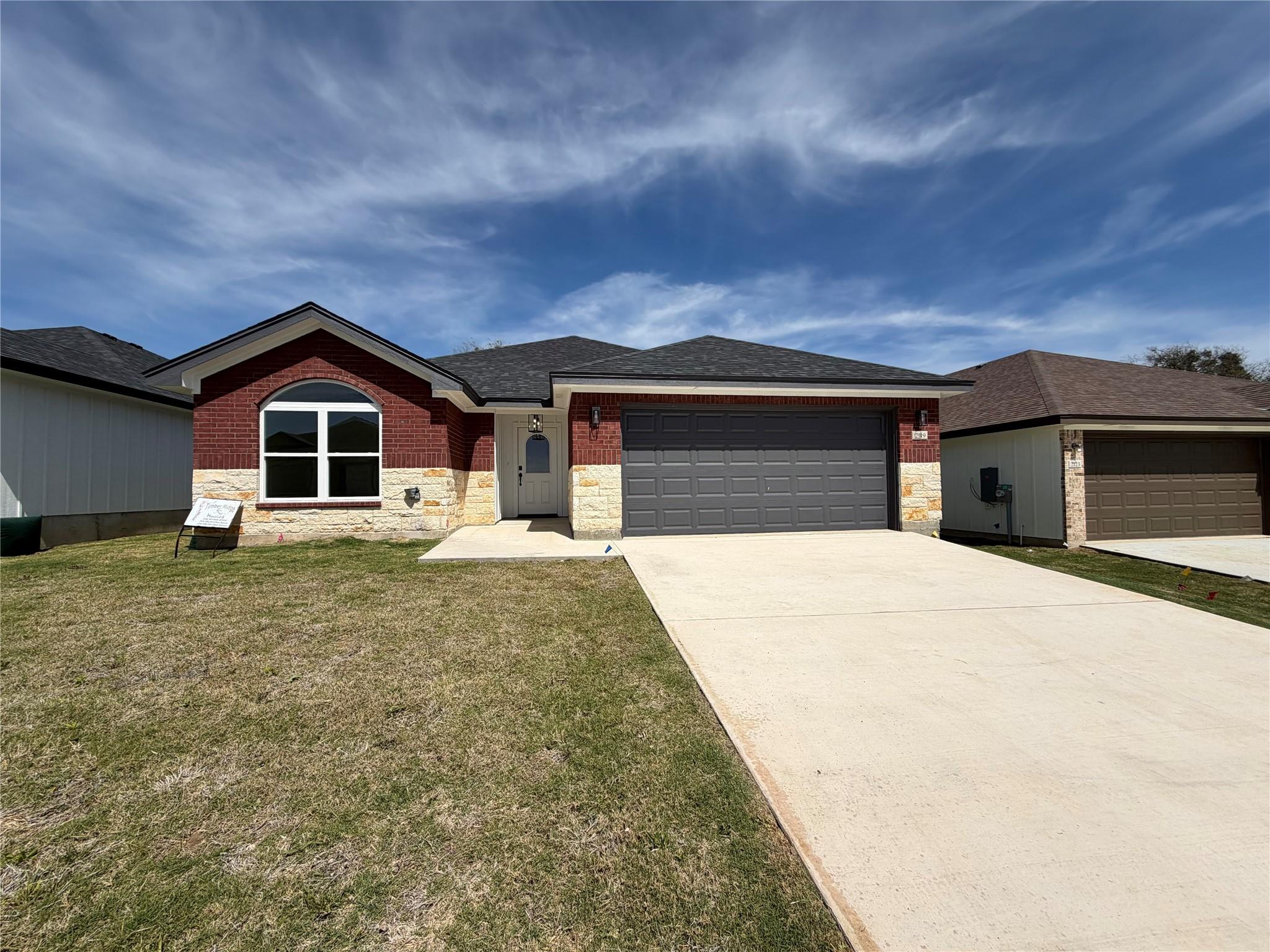 2119 Blackhawk Loop Property Photo 1