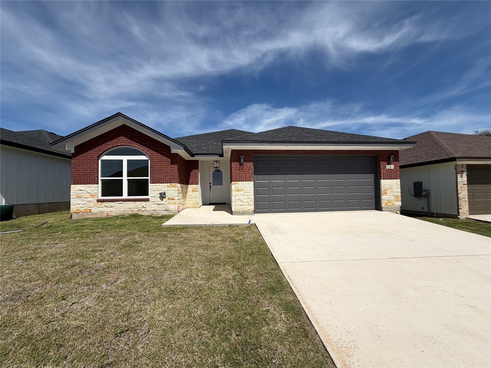 2119 Blackhawk Loop Property Photo 2