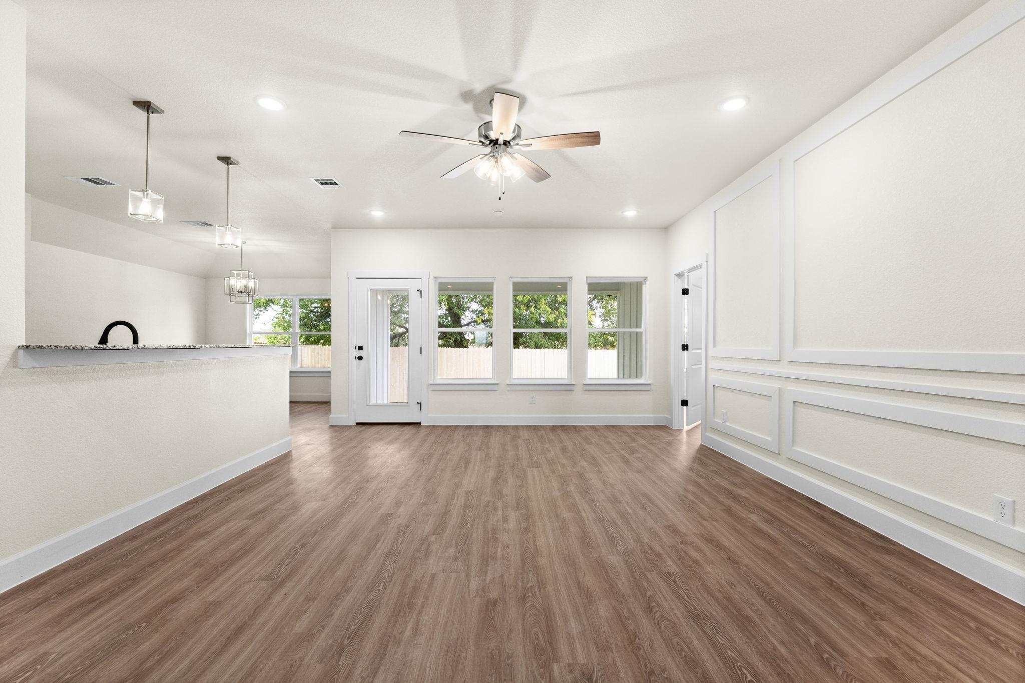2119 Blackhawk Loop Property Photo 3