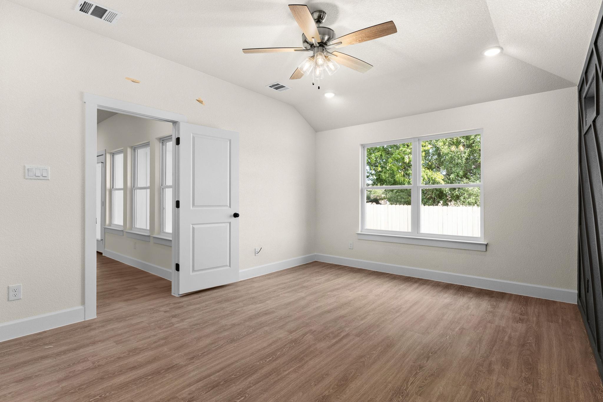 2119 Blackhawk Loop Property Photo 12