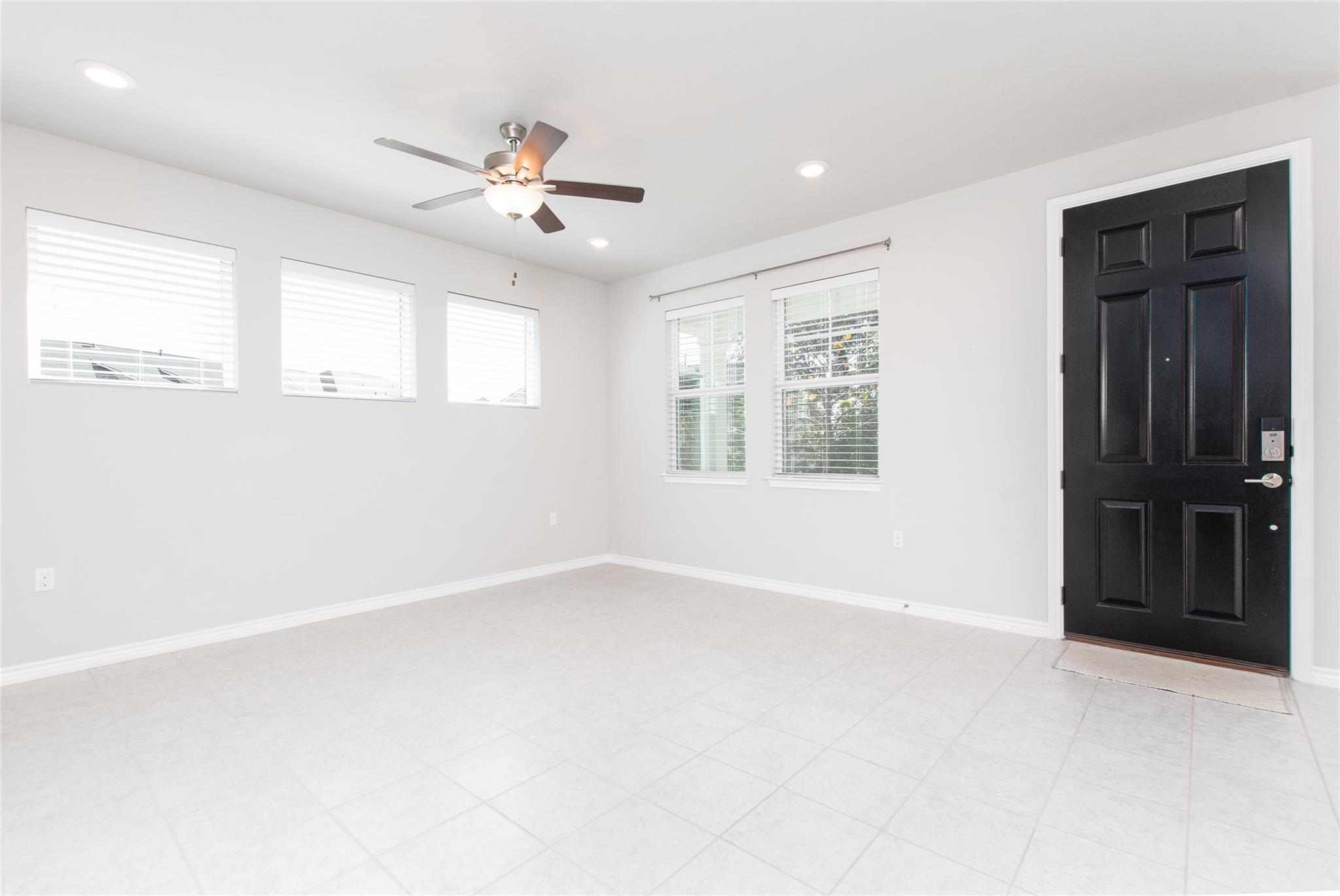 121 Lafitte Dr #101 Property Photo 4