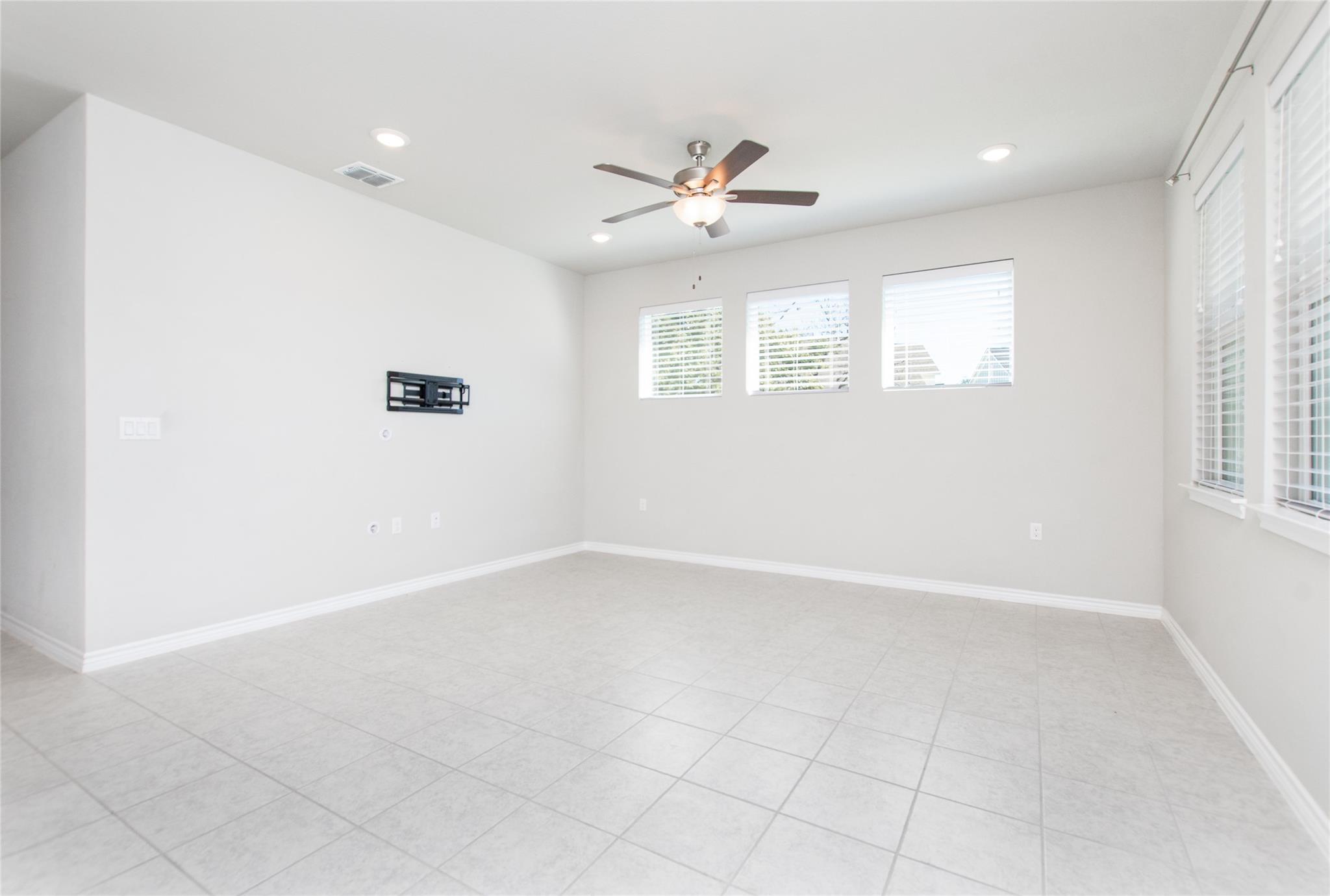 121 Lafitte Dr #101 Property Photo 7
