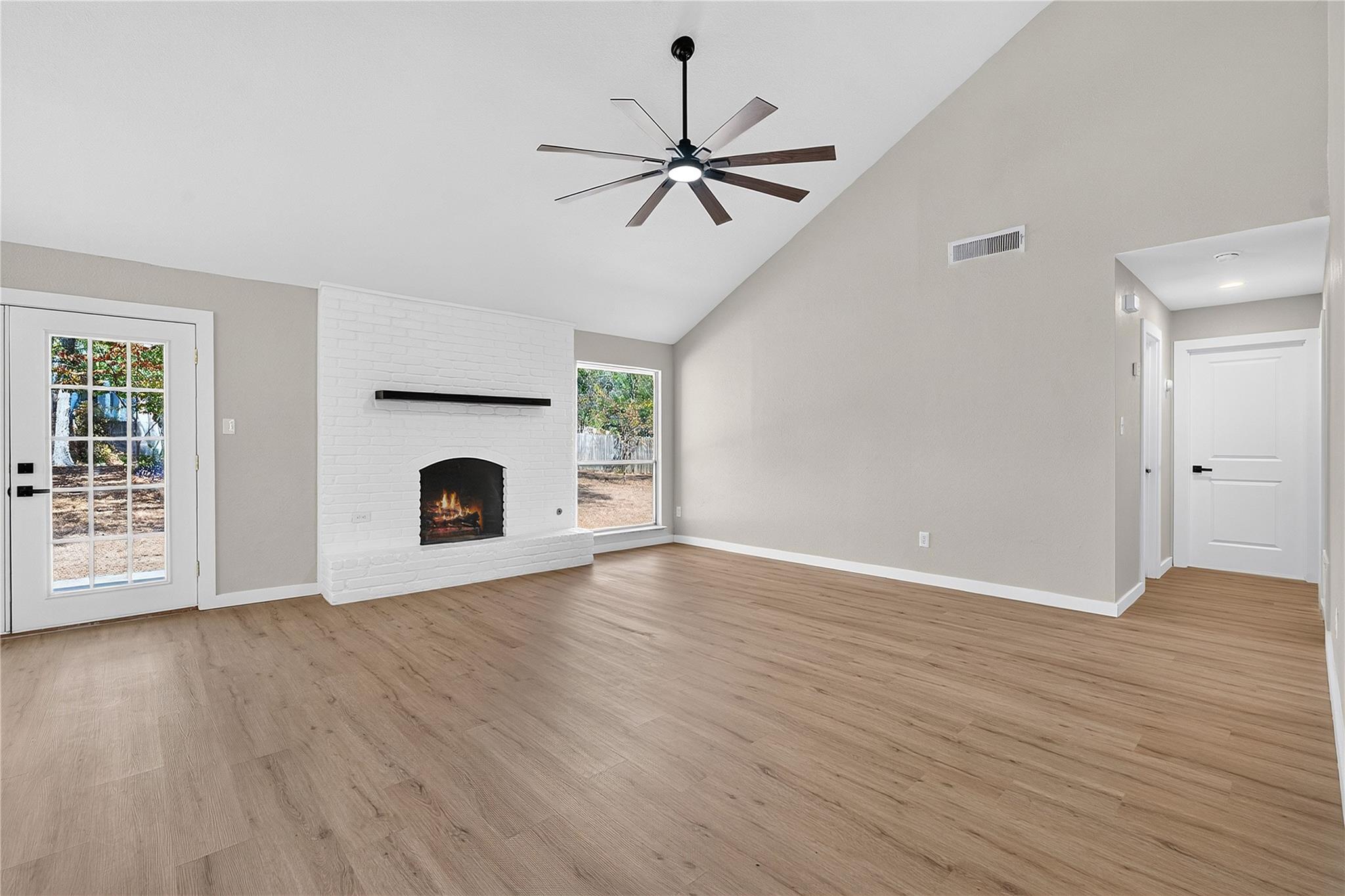 11202 Balcones Woods Cv Property Photo 5