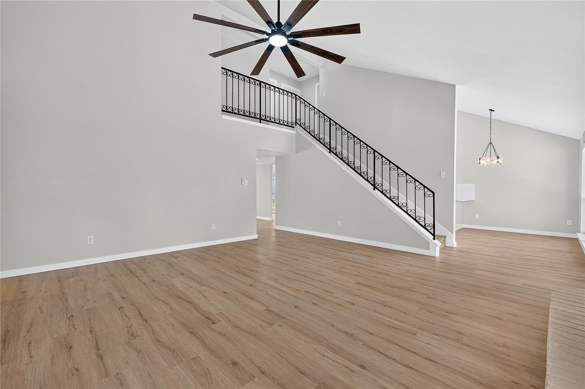 11202 Balcones Woods Cv Property Photo 6