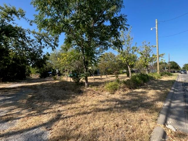 708 Maple St Property Photo 2