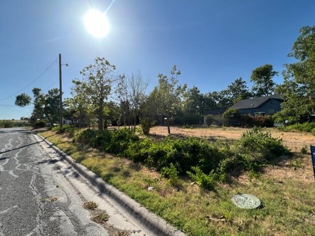 708 Maple St Property Photo 4