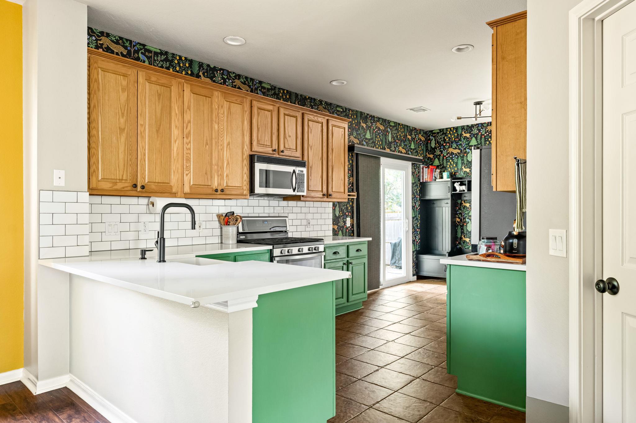 537 Somerset Rd Property Photo 11