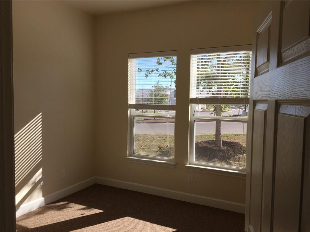 209 S 12th St S #109 Property Photo 5