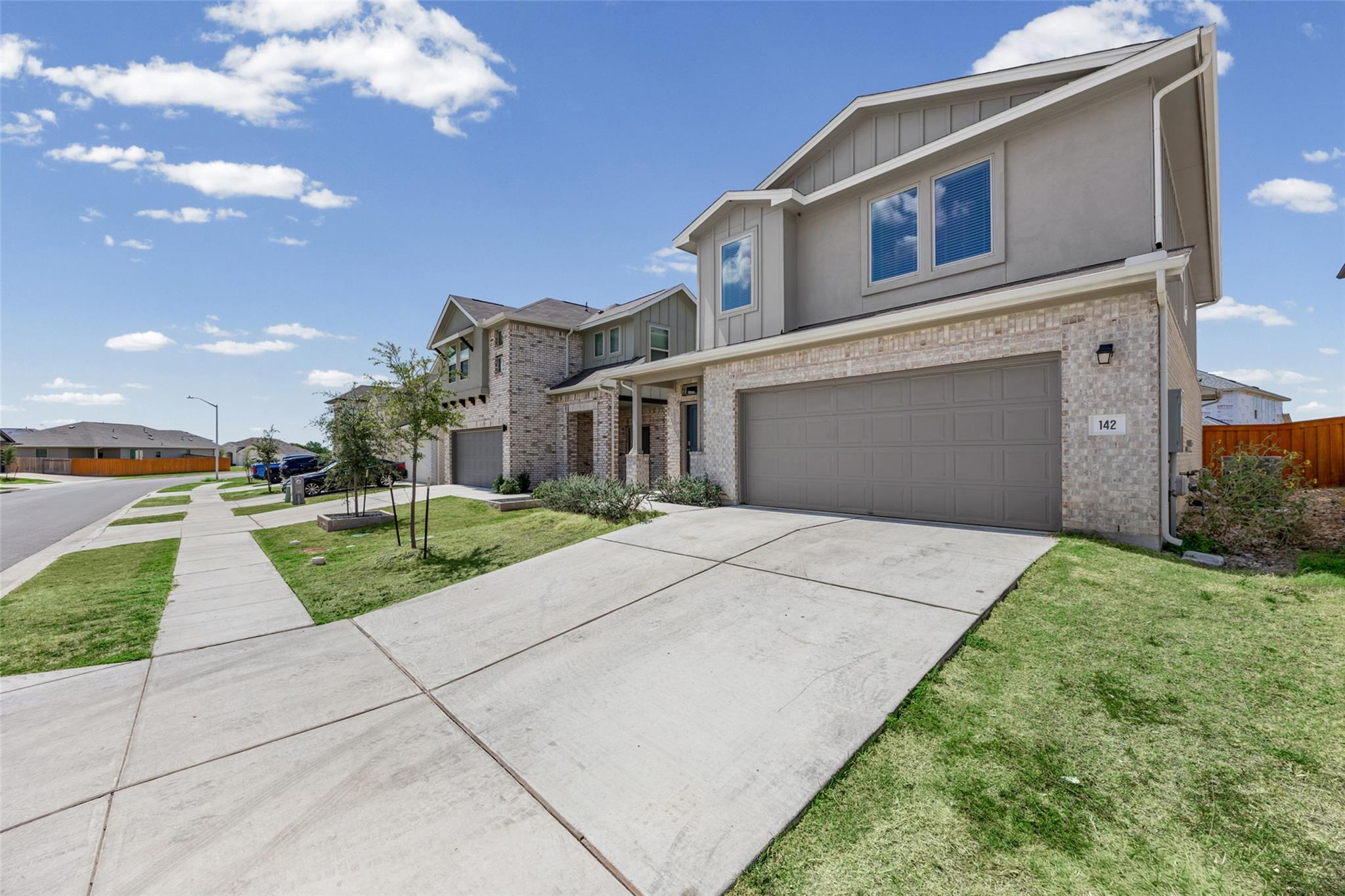 142 Goosewinged Dr Property Photo 2