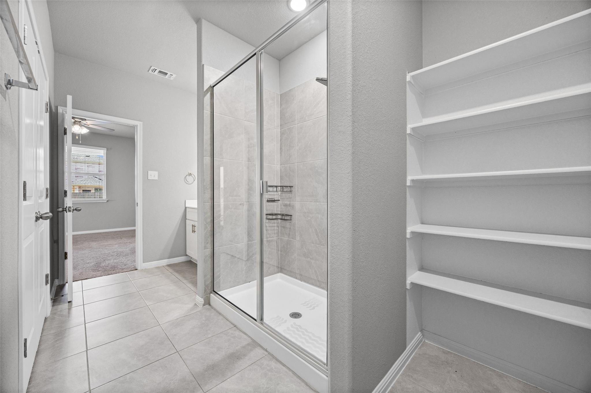 142 Goosewinged Dr Property Photo 16
