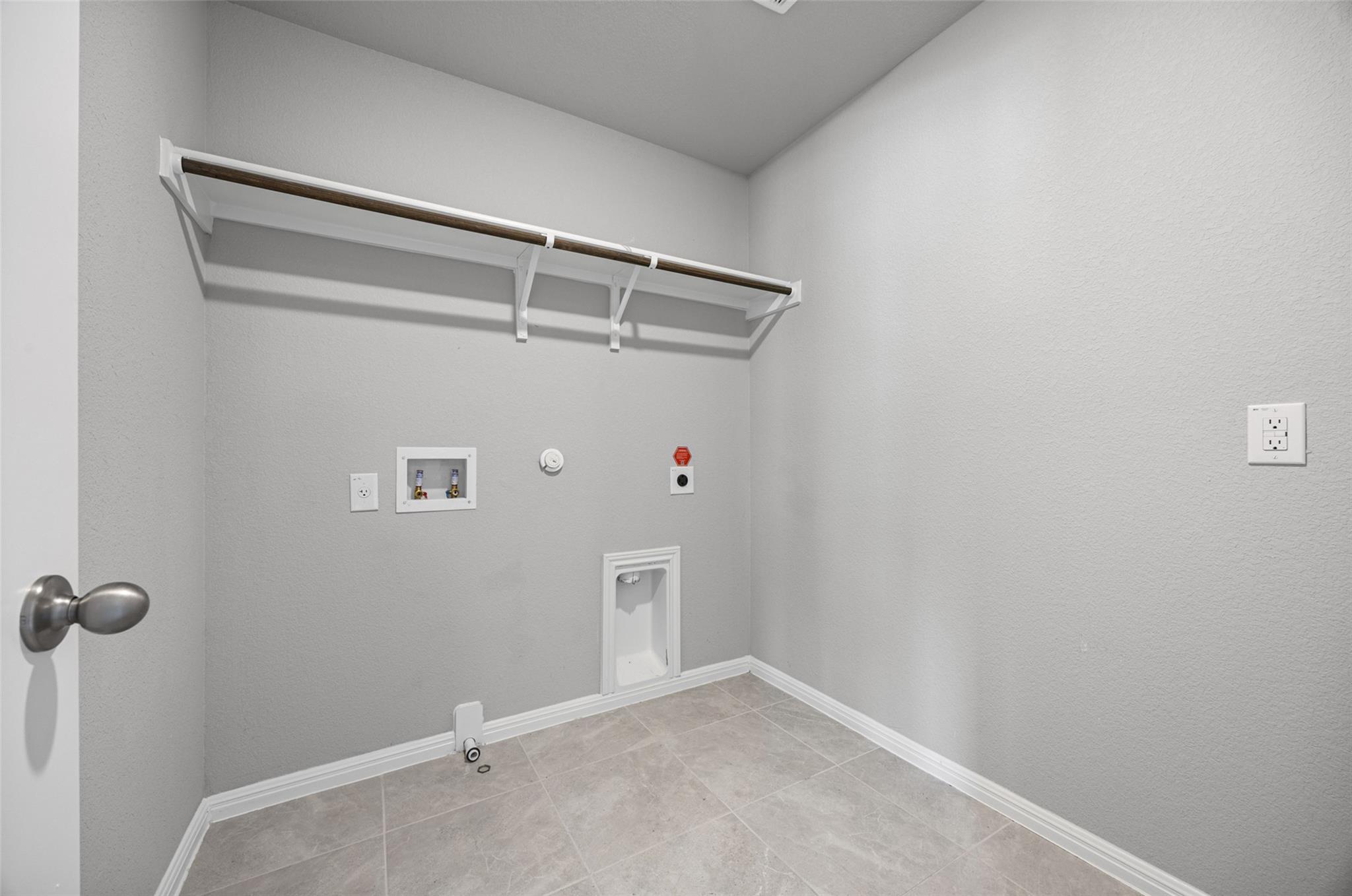 142 Goosewinged Dr Property Photo 21