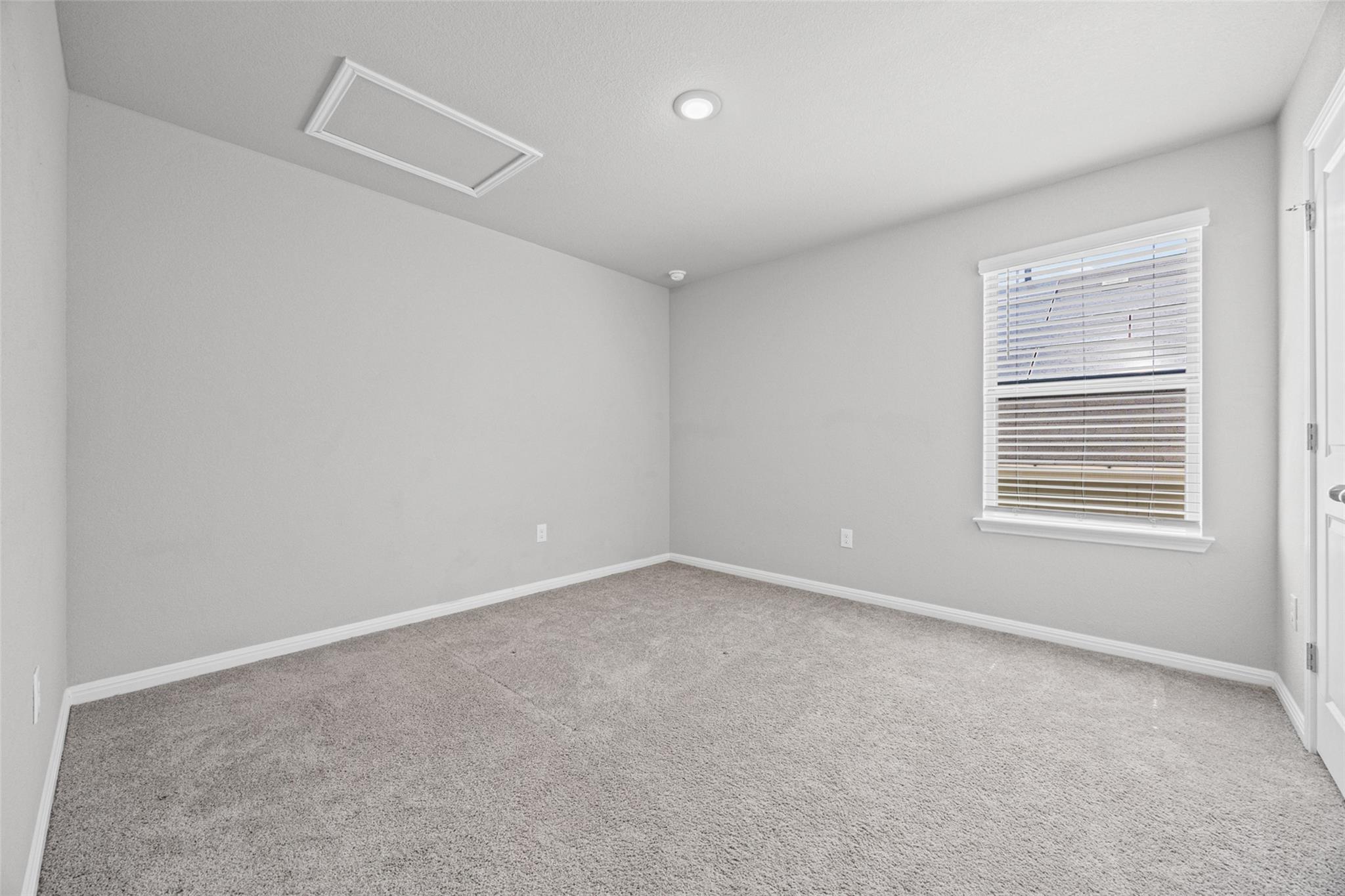 142 Goosewinged Dr Property Photo 22