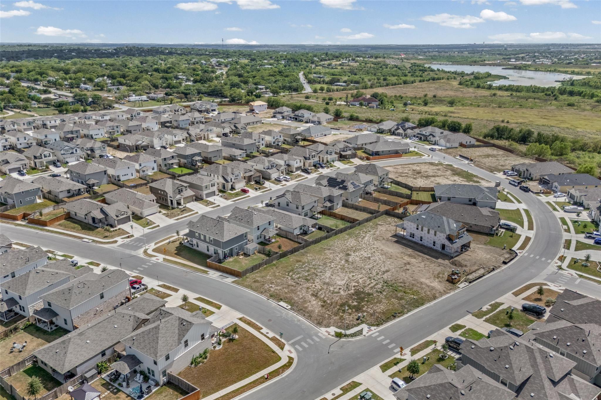 142 Goosewinged Dr Property Photo 31