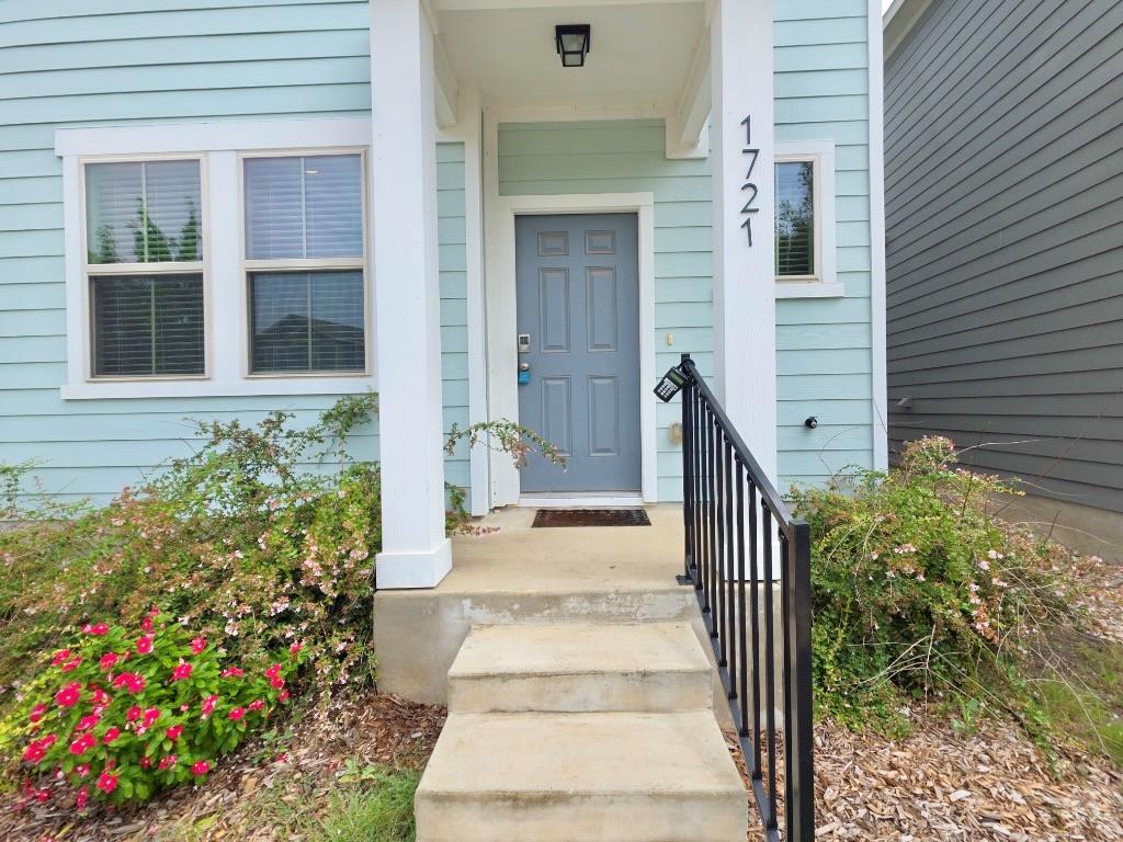 1721 Fountain Bridge Dr Property Photo 2