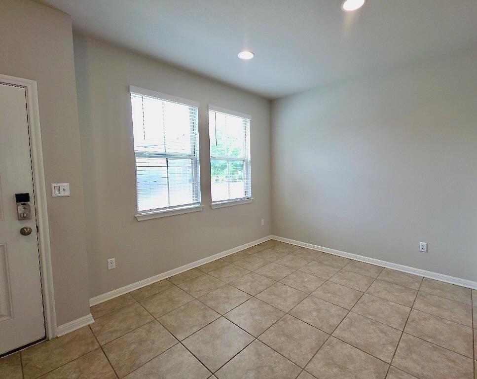 1721 Fountain Bridge Dr Property Photo 4