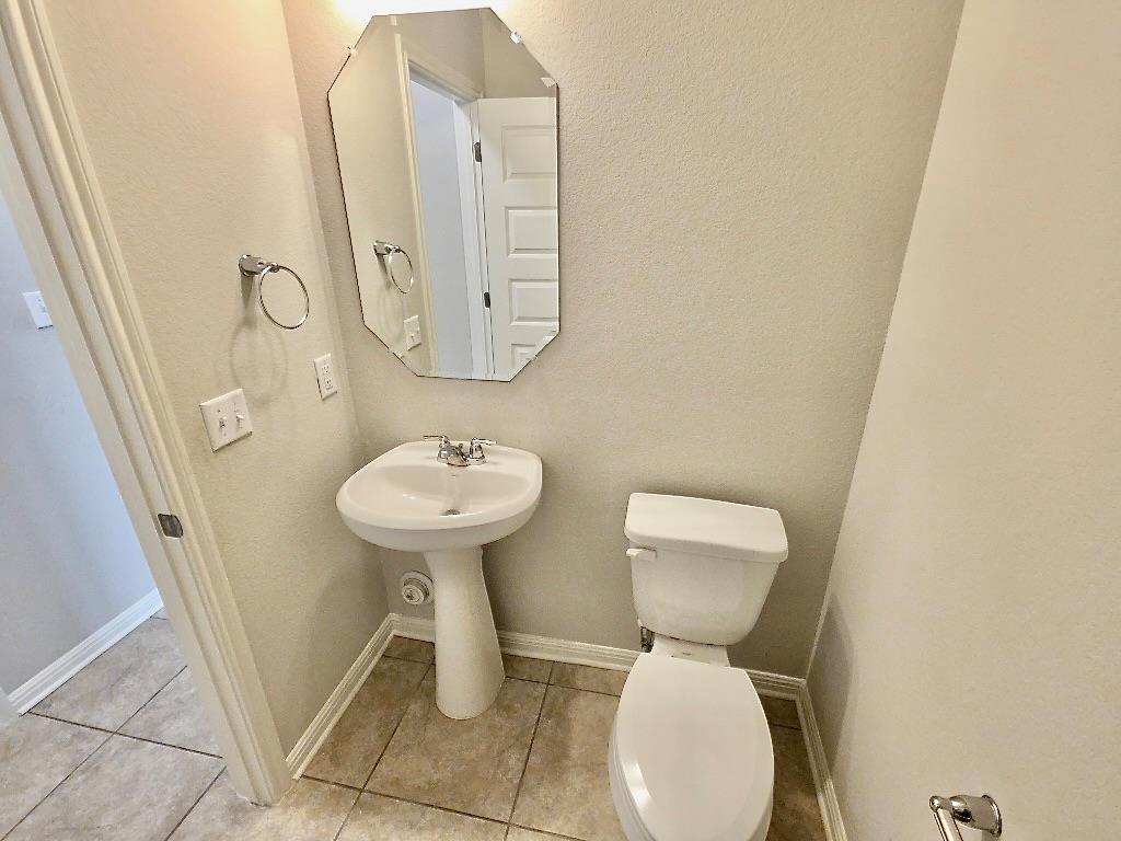 1721 Fountain Bridge Dr Property Photo 5