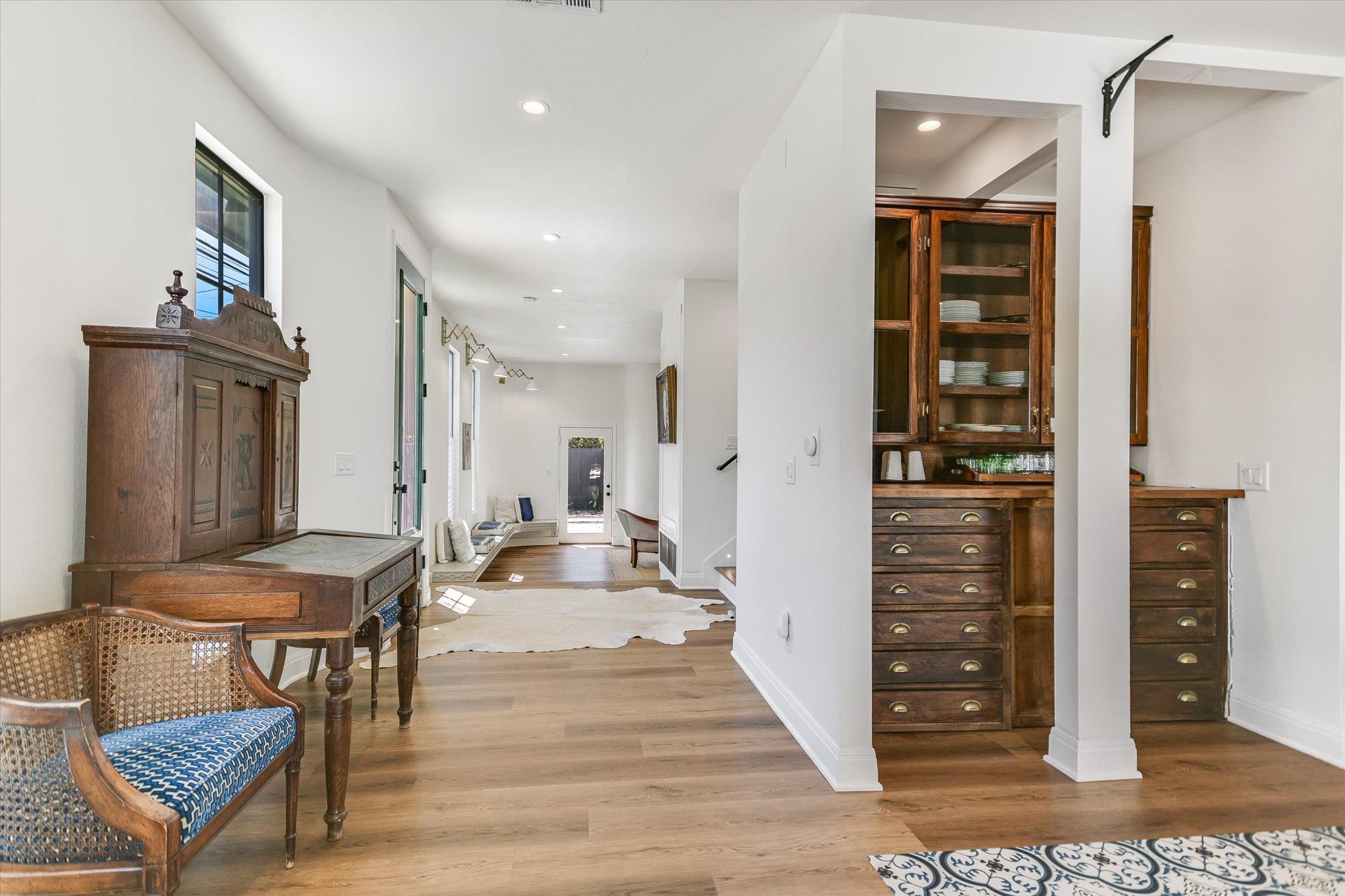 1300 Navasota St Property Photo 6