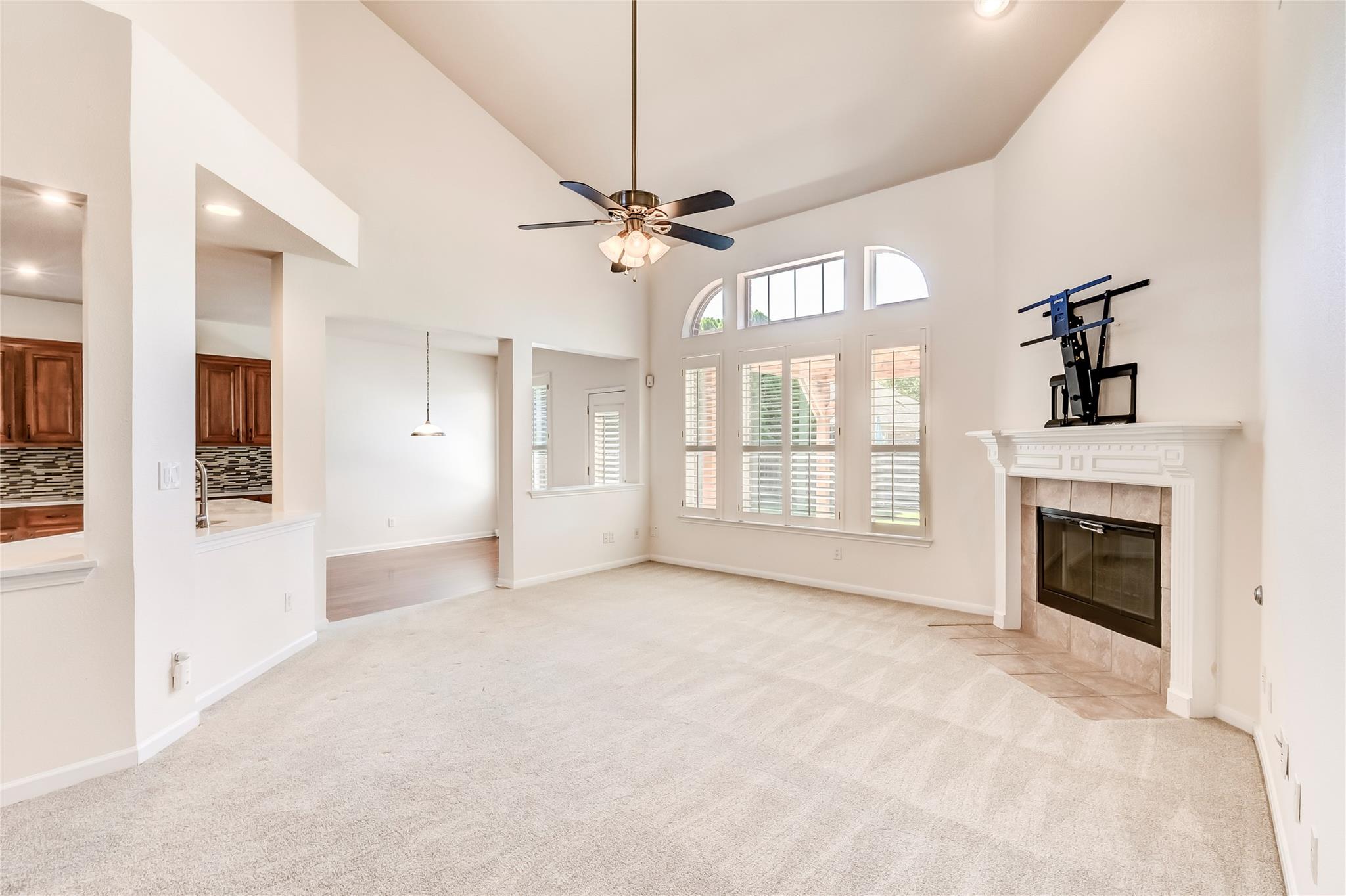 15617 Pumpkin Ridge Dr Property Photo 8