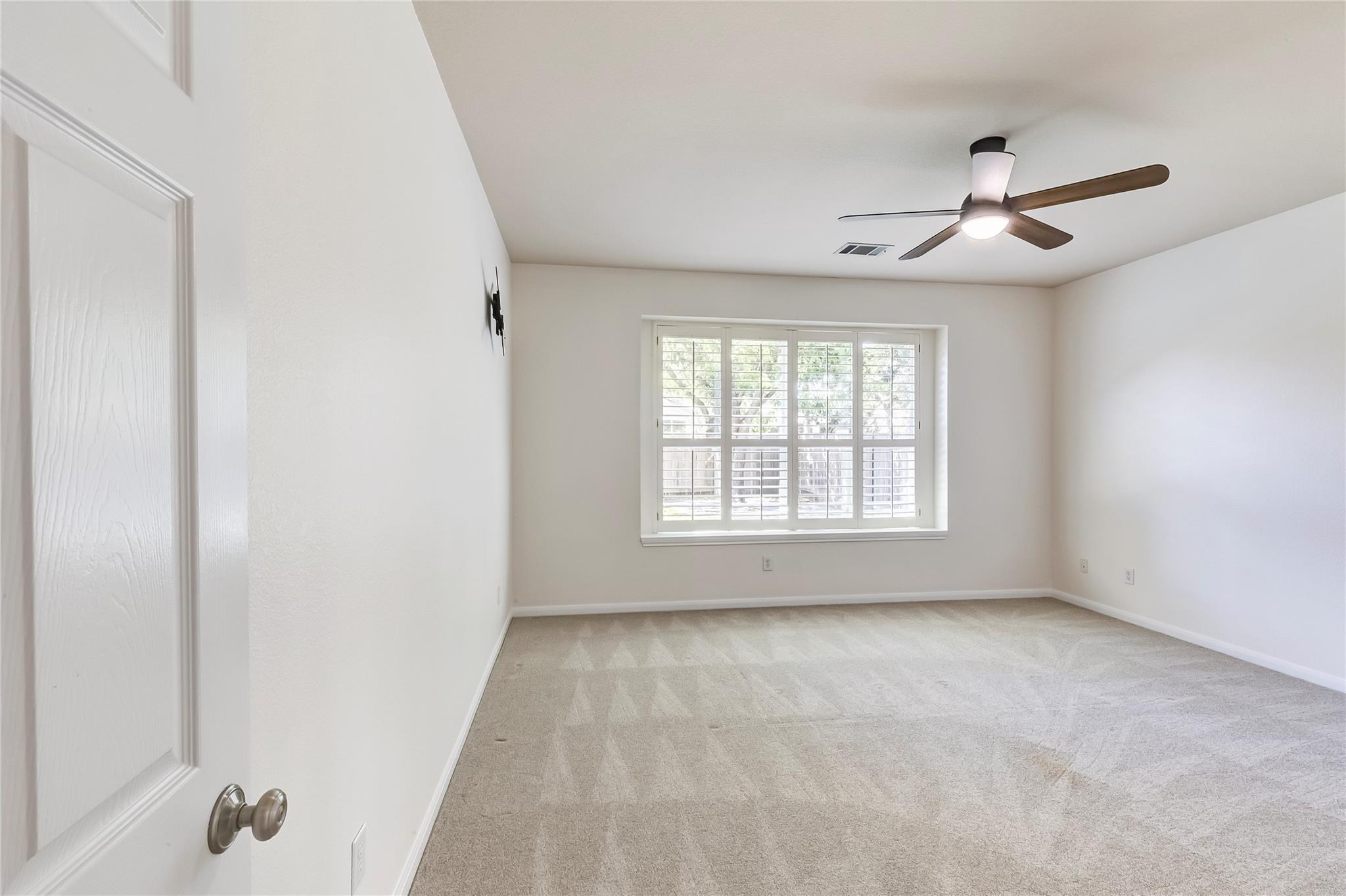15617 Pumpkin Ridge Dr Property Photo 16