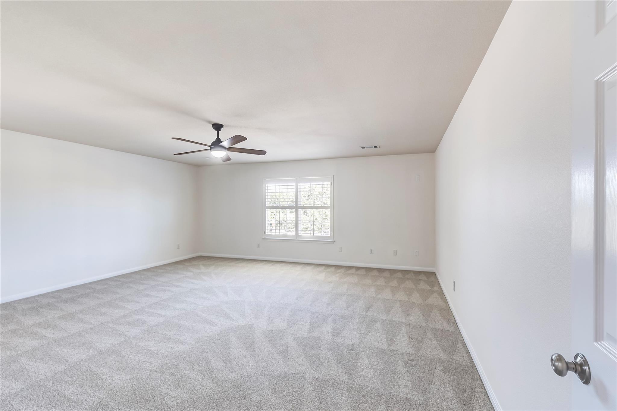 15617 Pumpkin Ridge Dr Property Photo 23