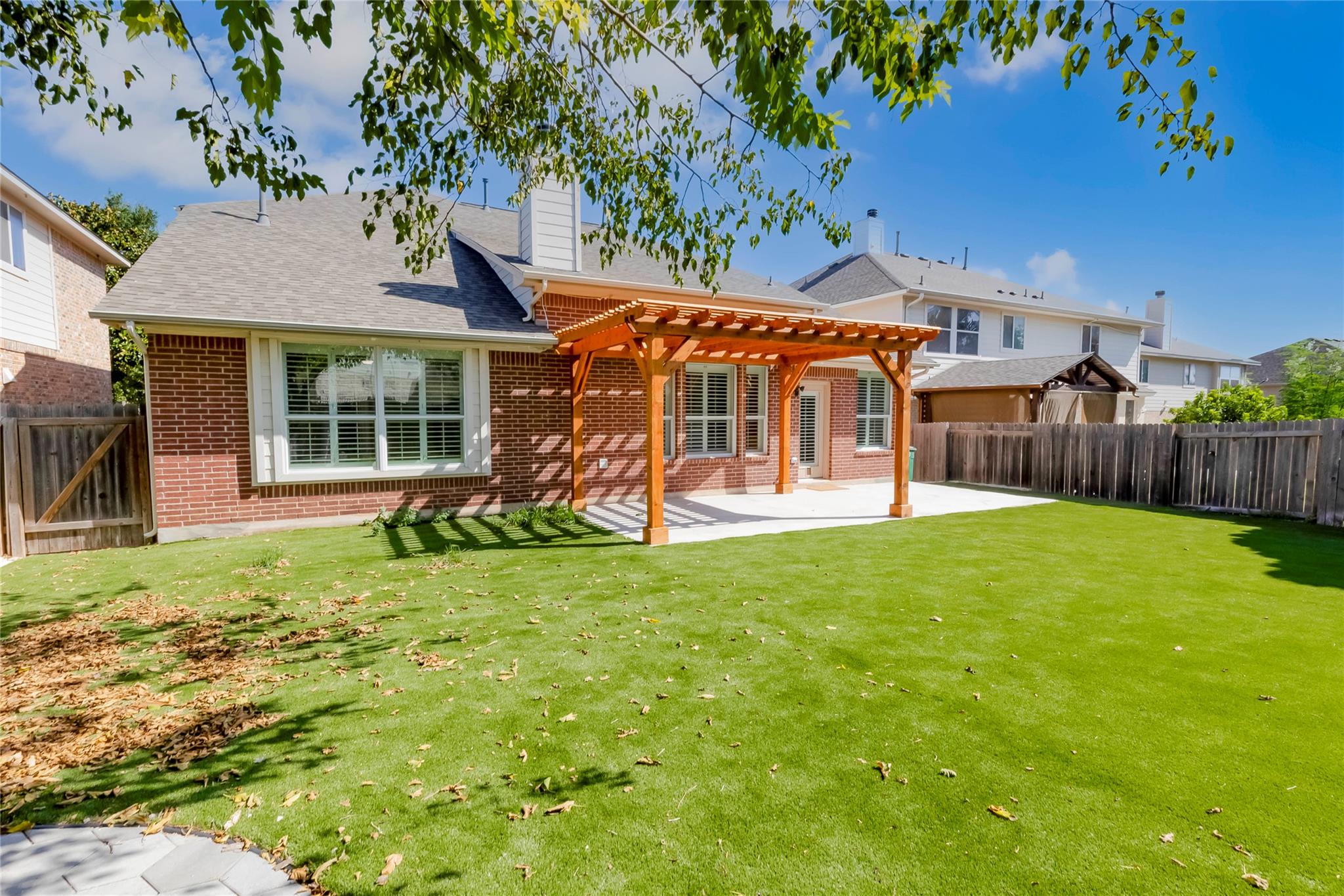 15617 Pumpkin Ridge Dr Property Photo 32
