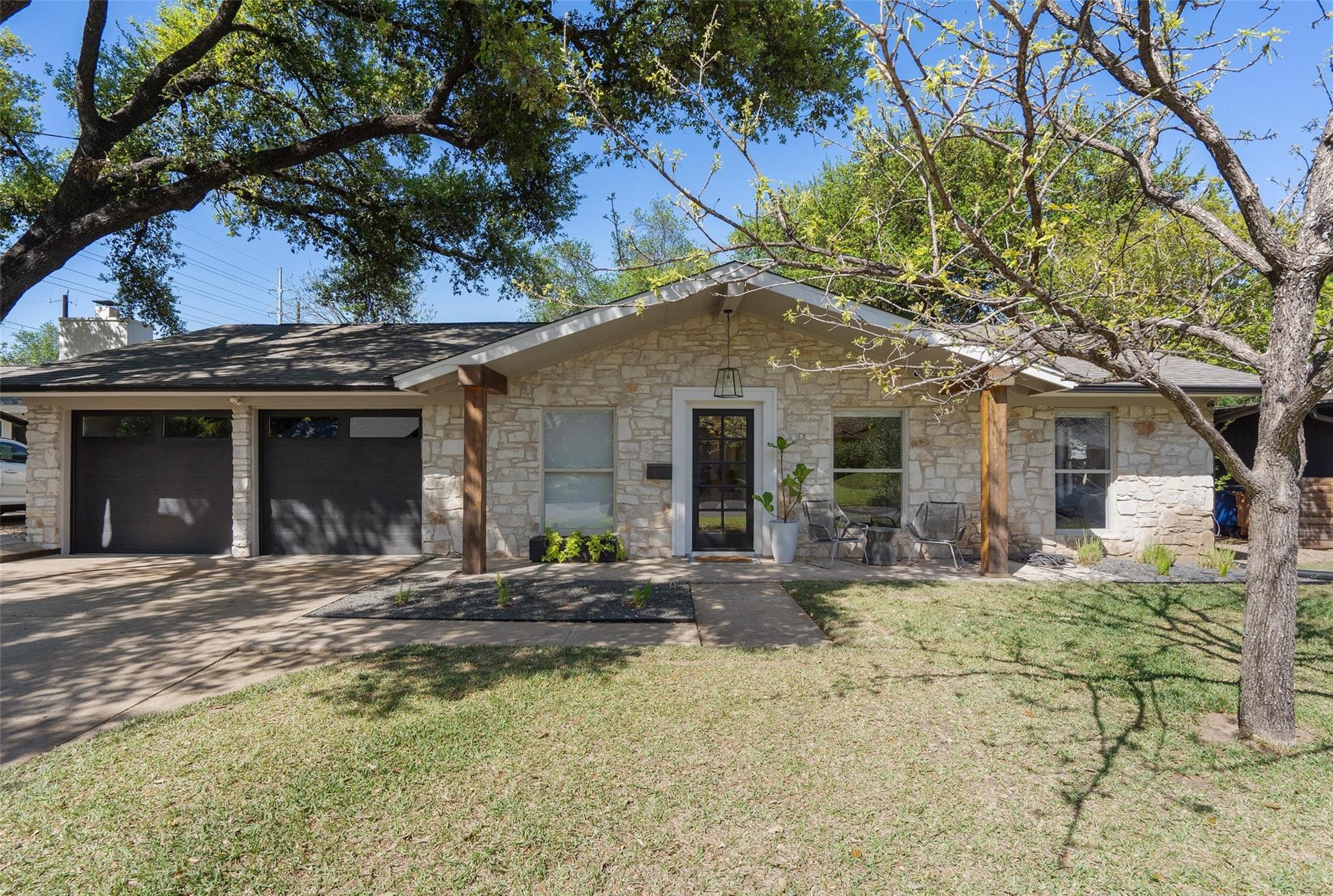 3306 Whiteway Dr Property Photo