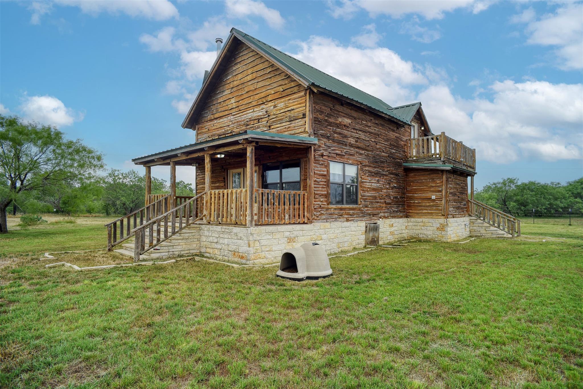 323 Cr 446 None Property Photo 2