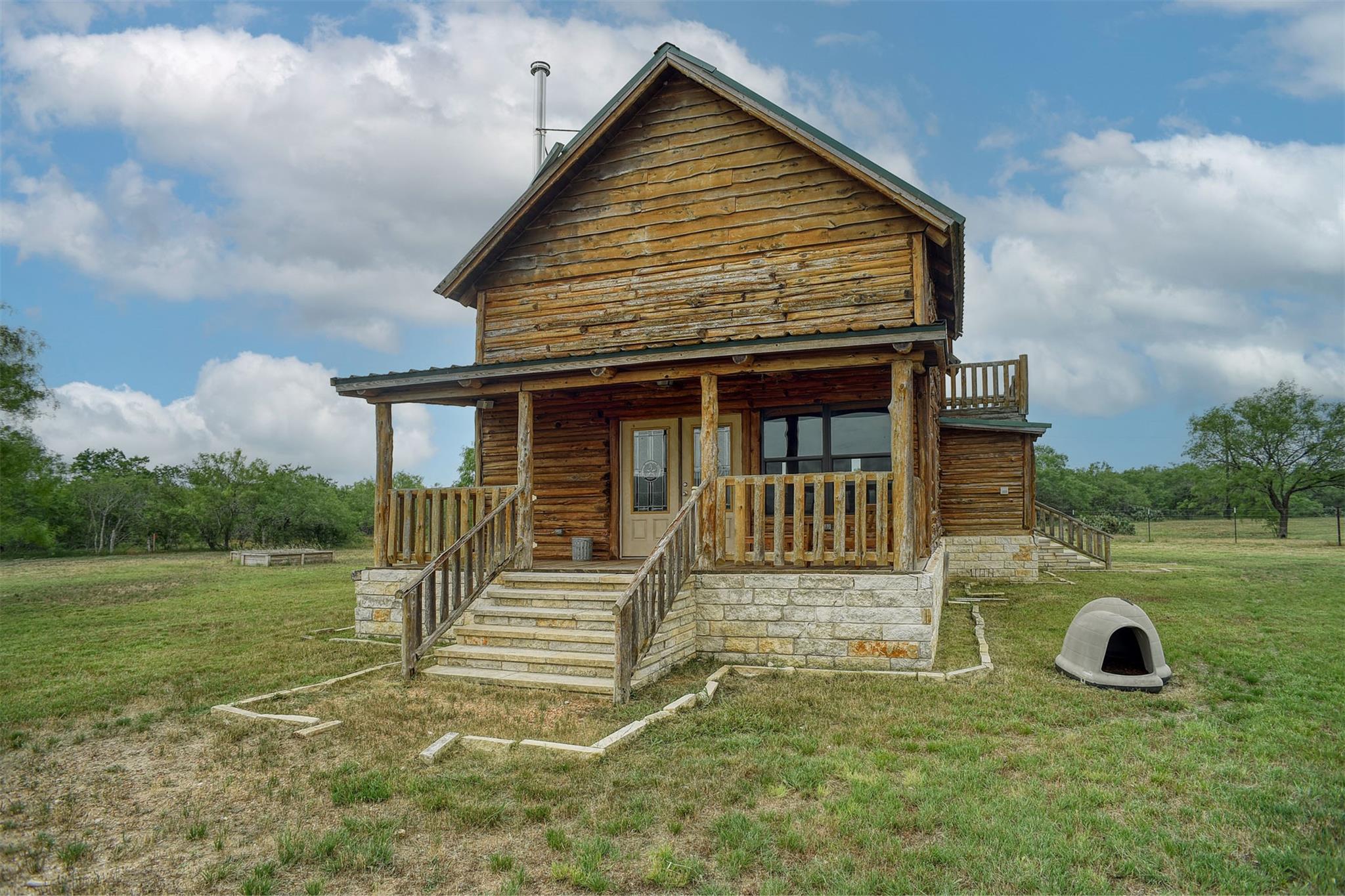 323 Cr 446 None Property Photo 3