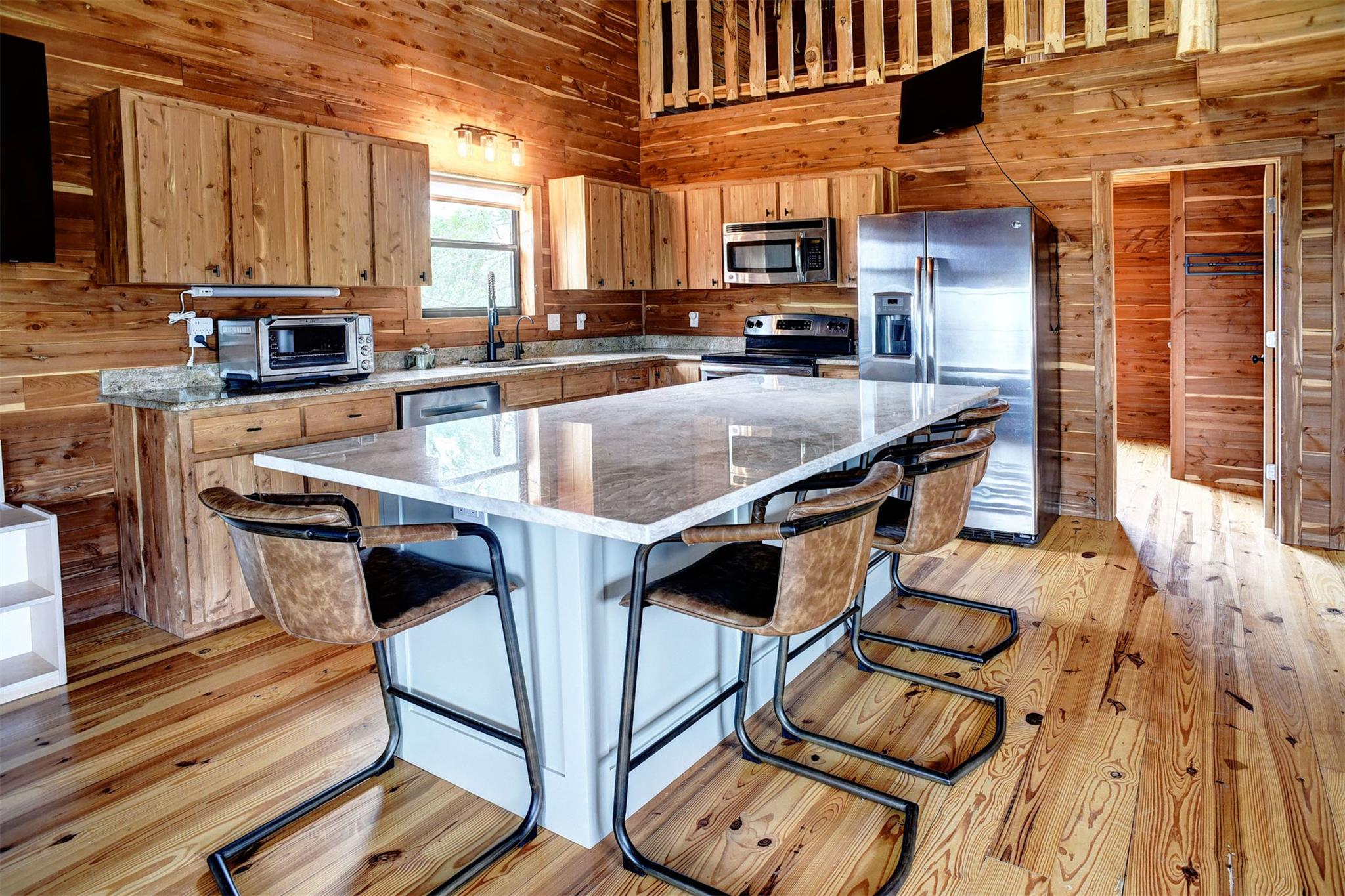 323 Cr 446 None Property Photo 8