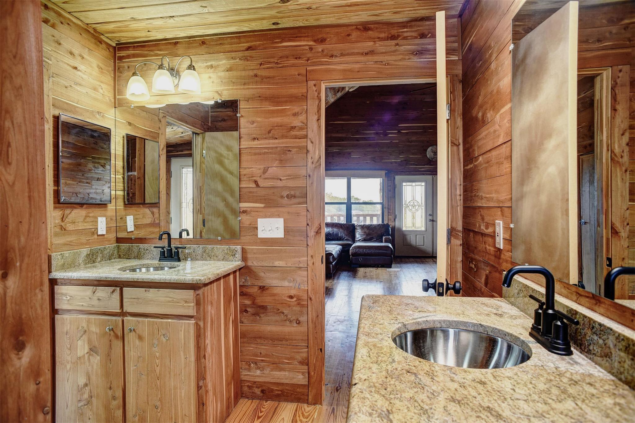 323 Cr 446 None Property Photo 12