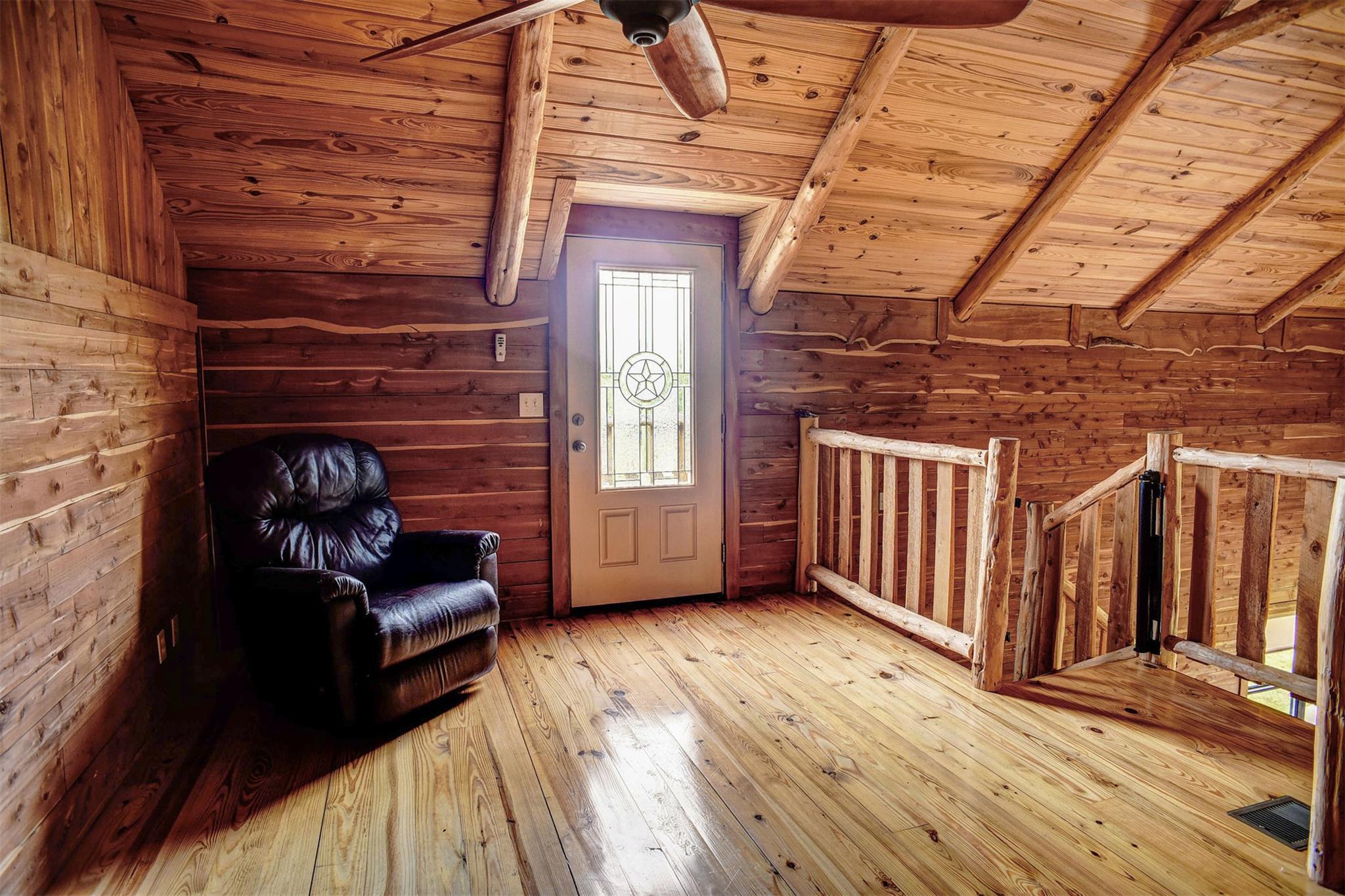 323 Cr 446 None Property Photo 17