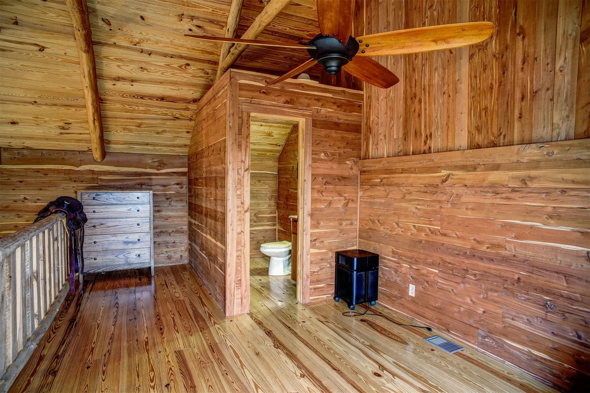 323 Cr 446 None Property Photo 18