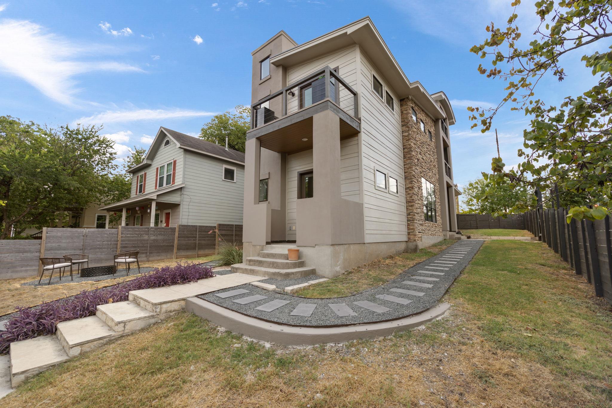 1814 Maple Ave Property Photo 1
