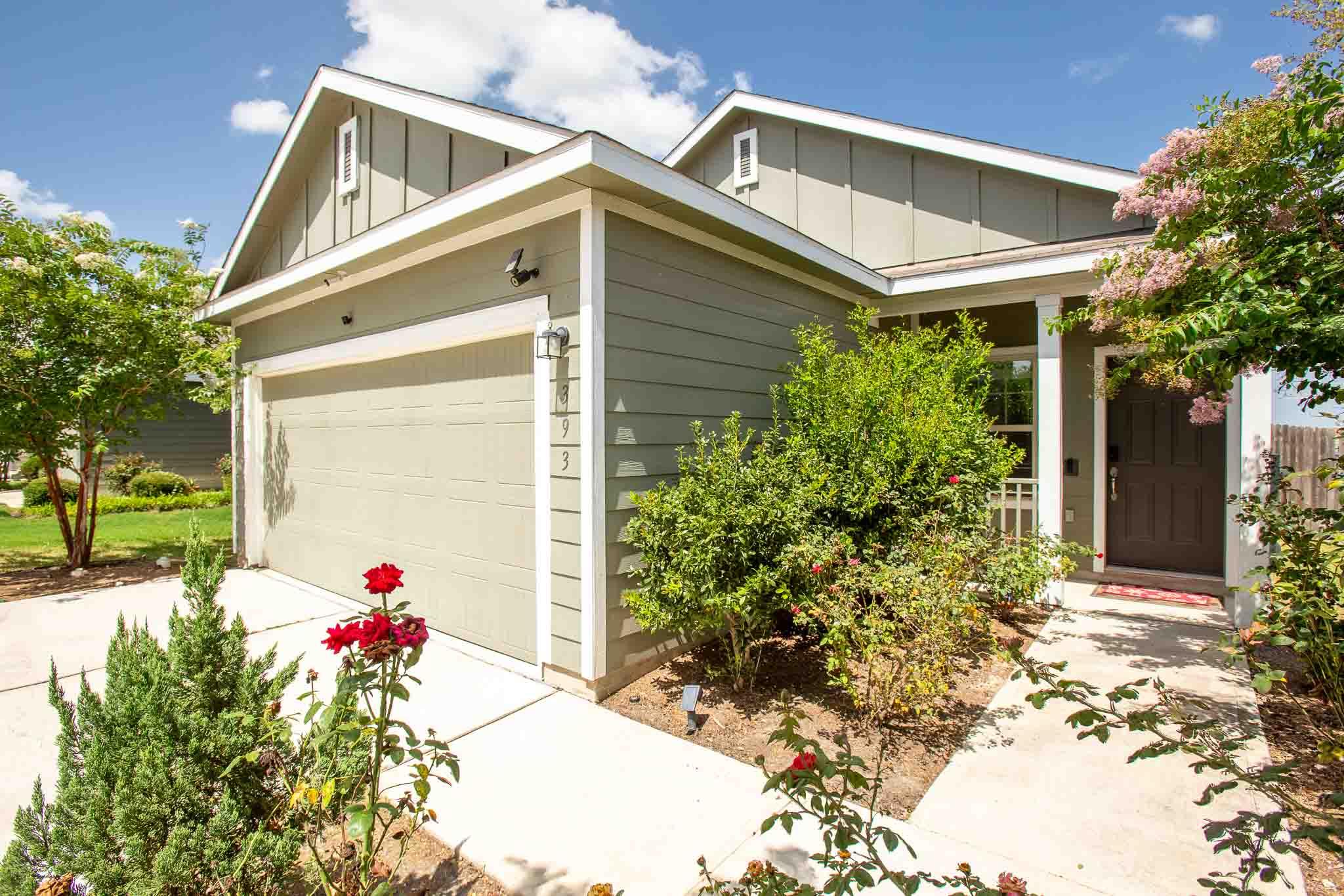 393 Moon Stone Trl Property Photo 1