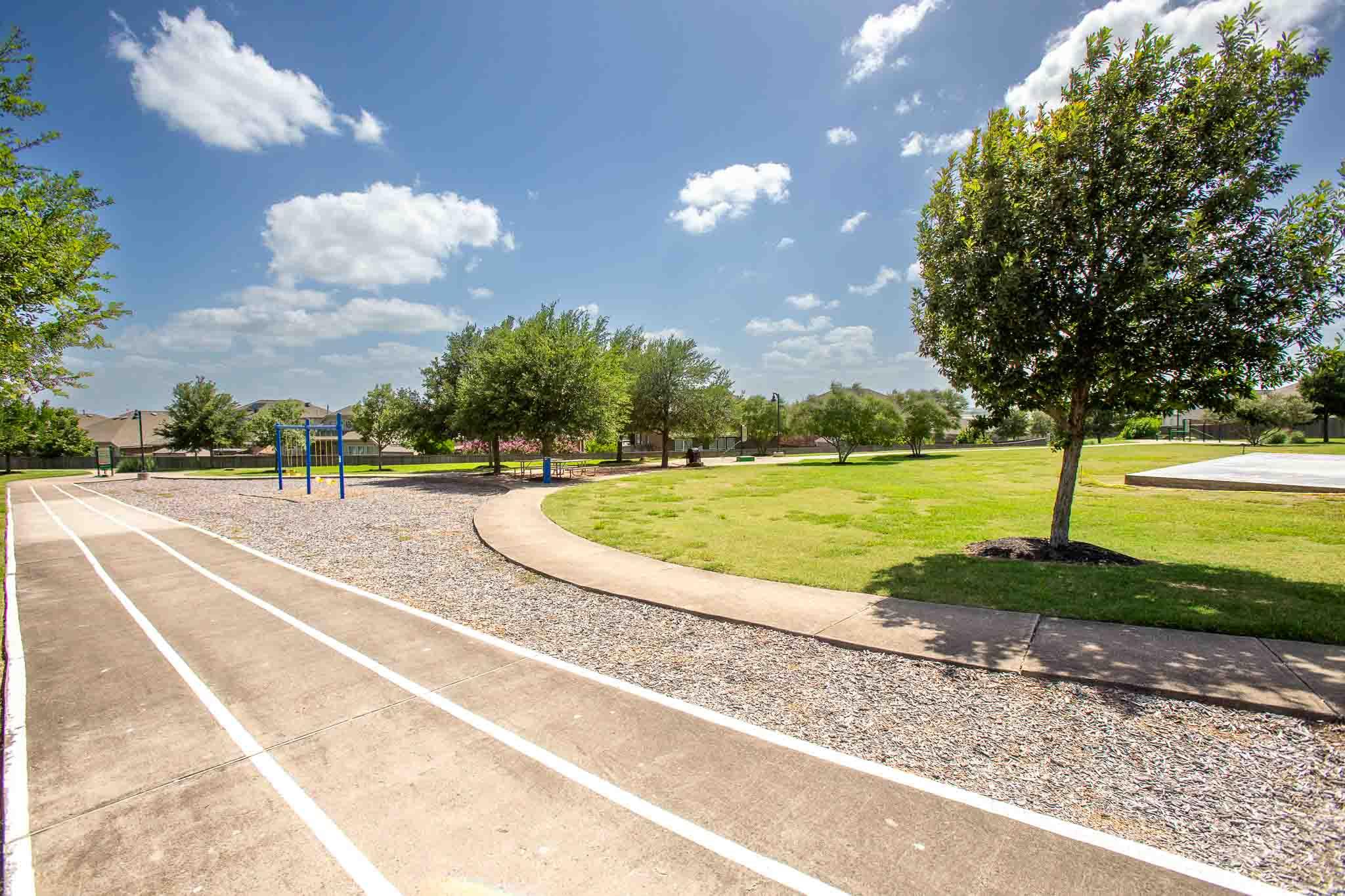 393 Moon Stone Trl Property Photo 32