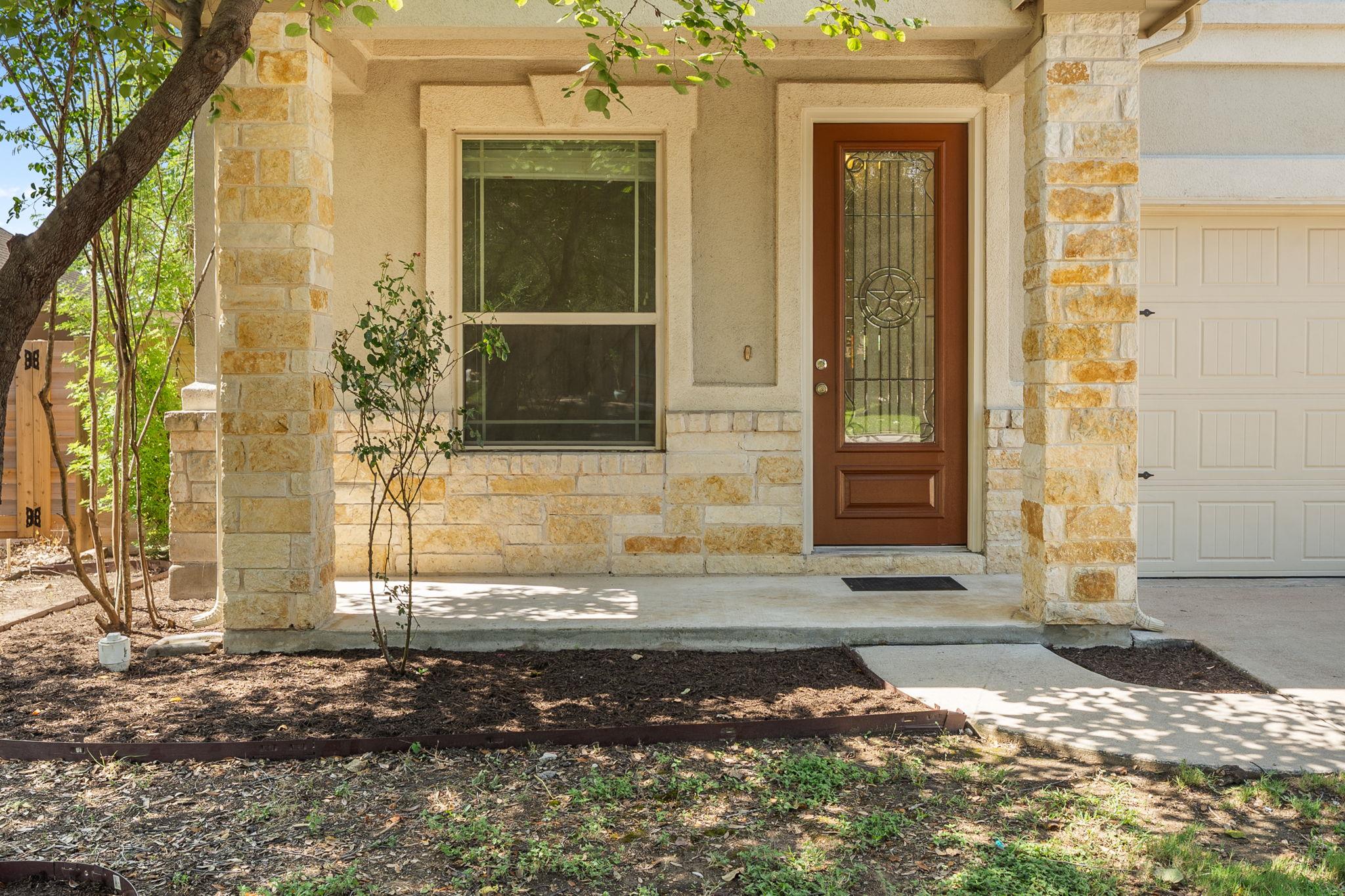 2627 Garlic Creek Dr Property Photo 3