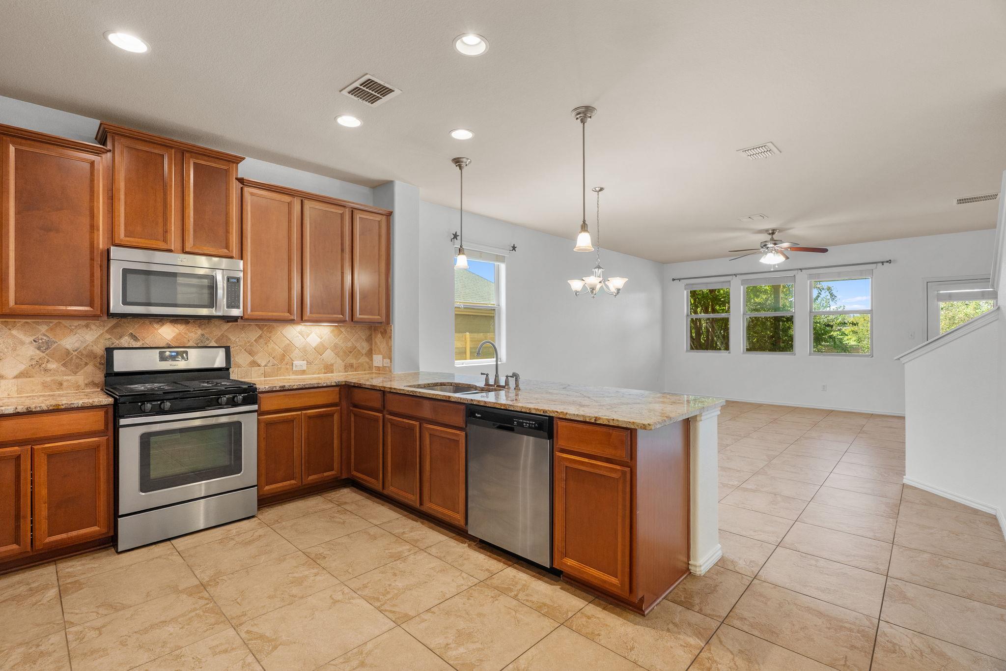 2627 Garlic Creek Dr Property Photo 4