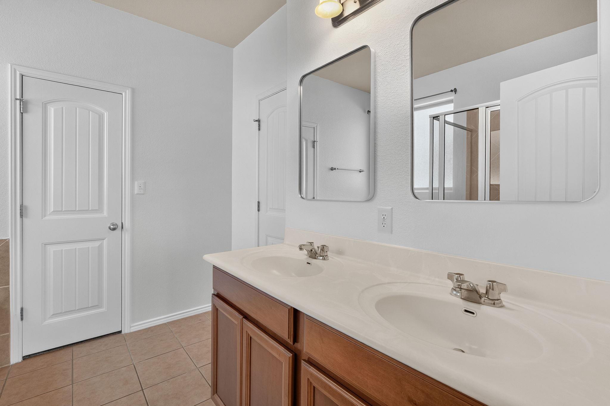 2627 Garlic Creek Dr Property Photo 14