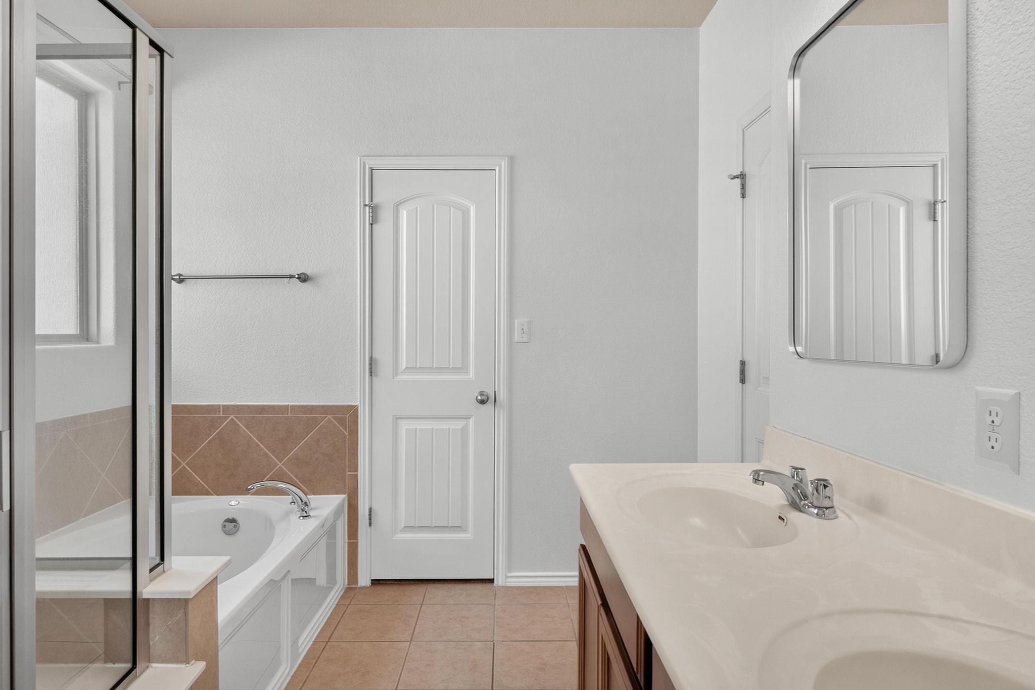 2627 Garlic Creek Dr Property Photo 15