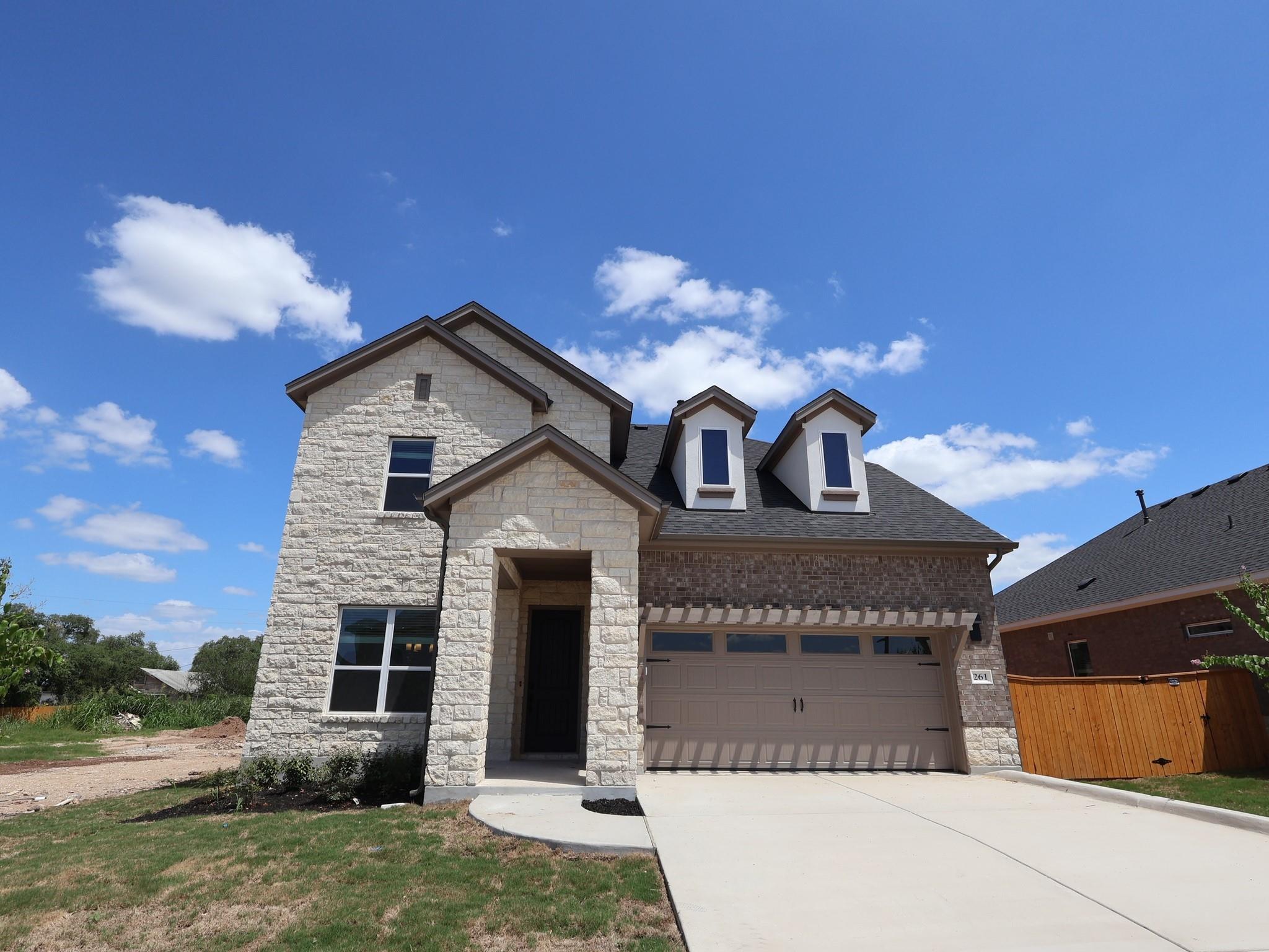 261 Callahan Loop Property Photo 1