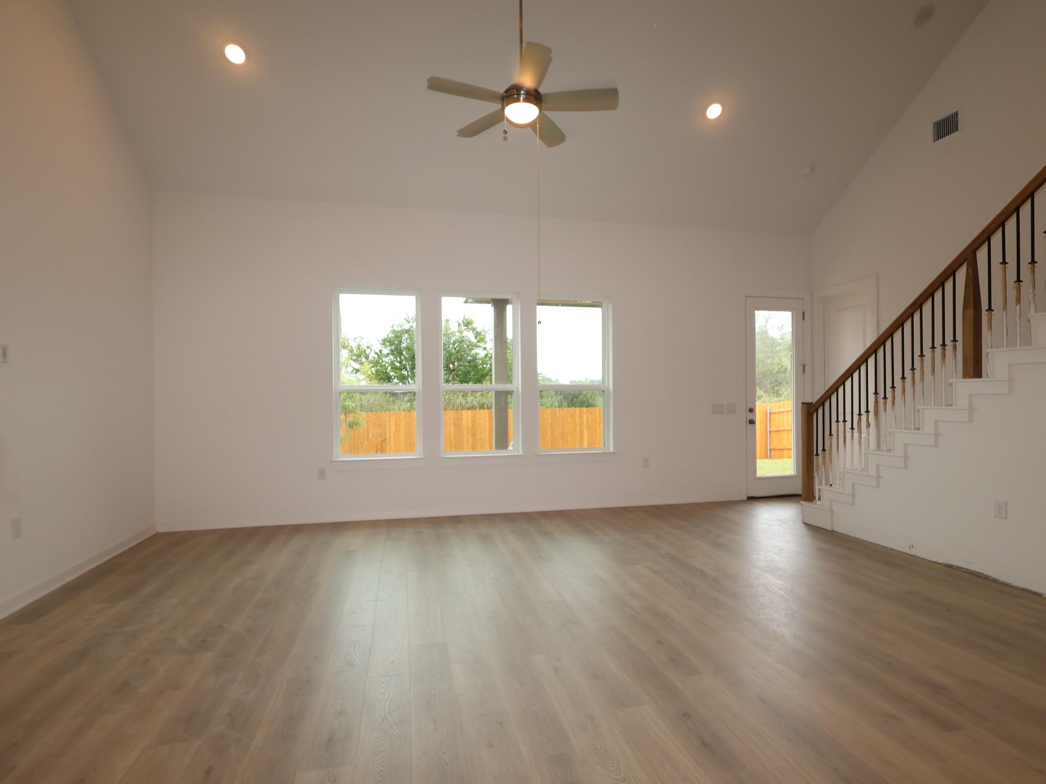 261 Callahan Loop Property Photo 6