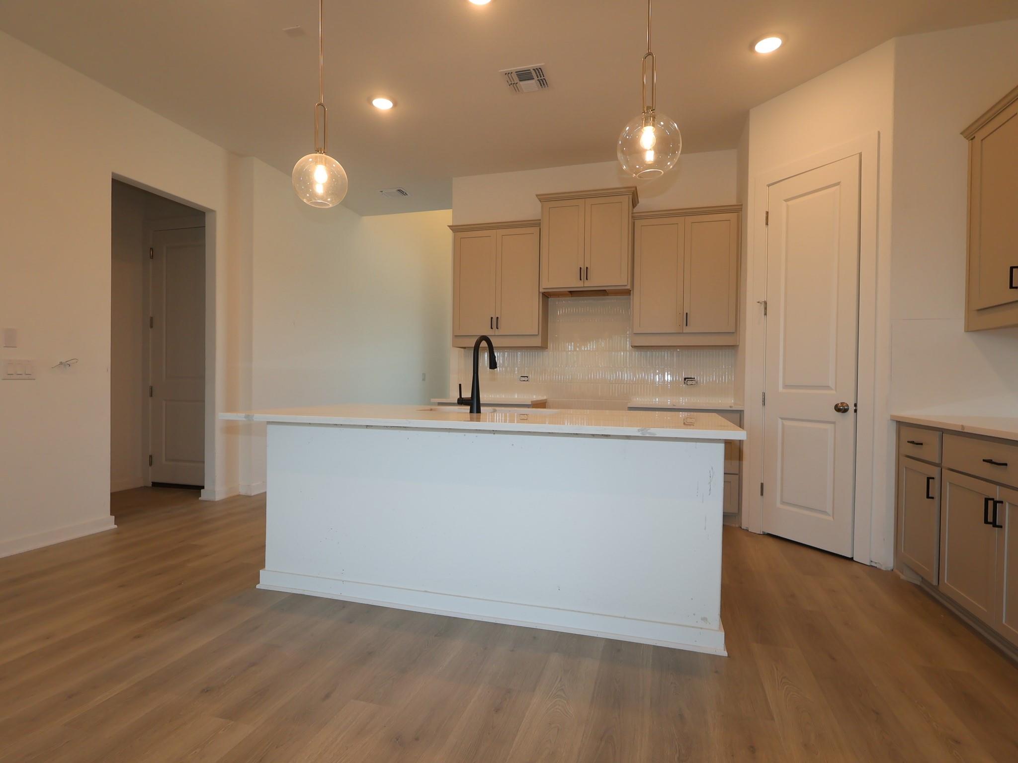 261 Callahan Loop Property Photo 12