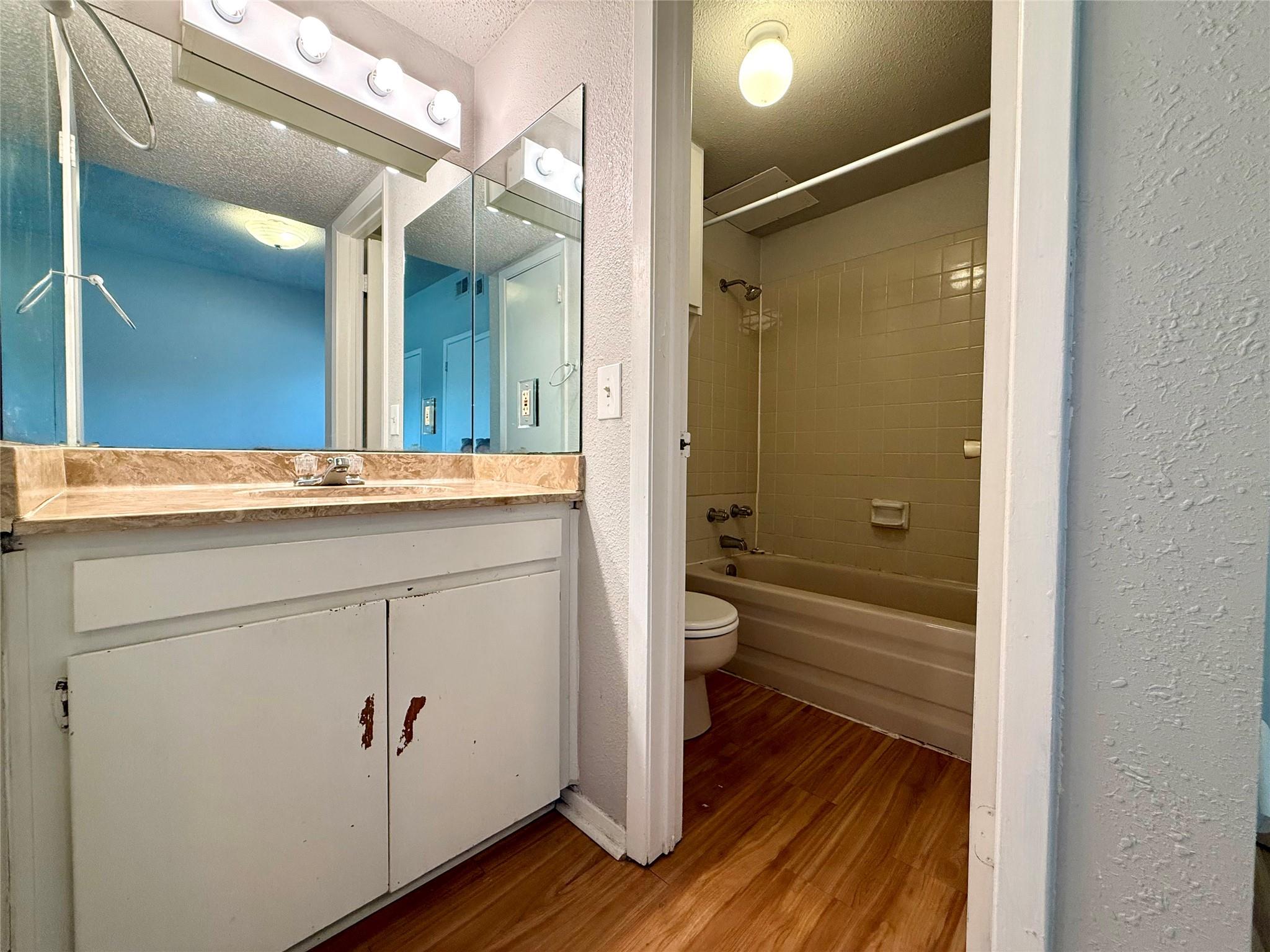 3000 Guadalupe St #103 Property Photo 11